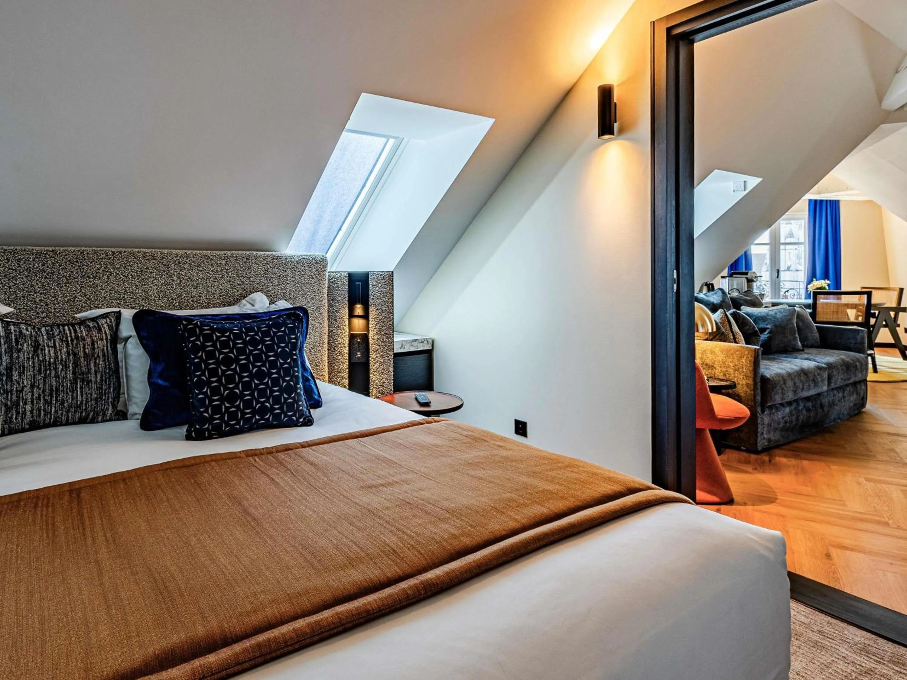 Bedroom, Bed in Grand Hôtel La Cloche Dijon - MGallery Collection