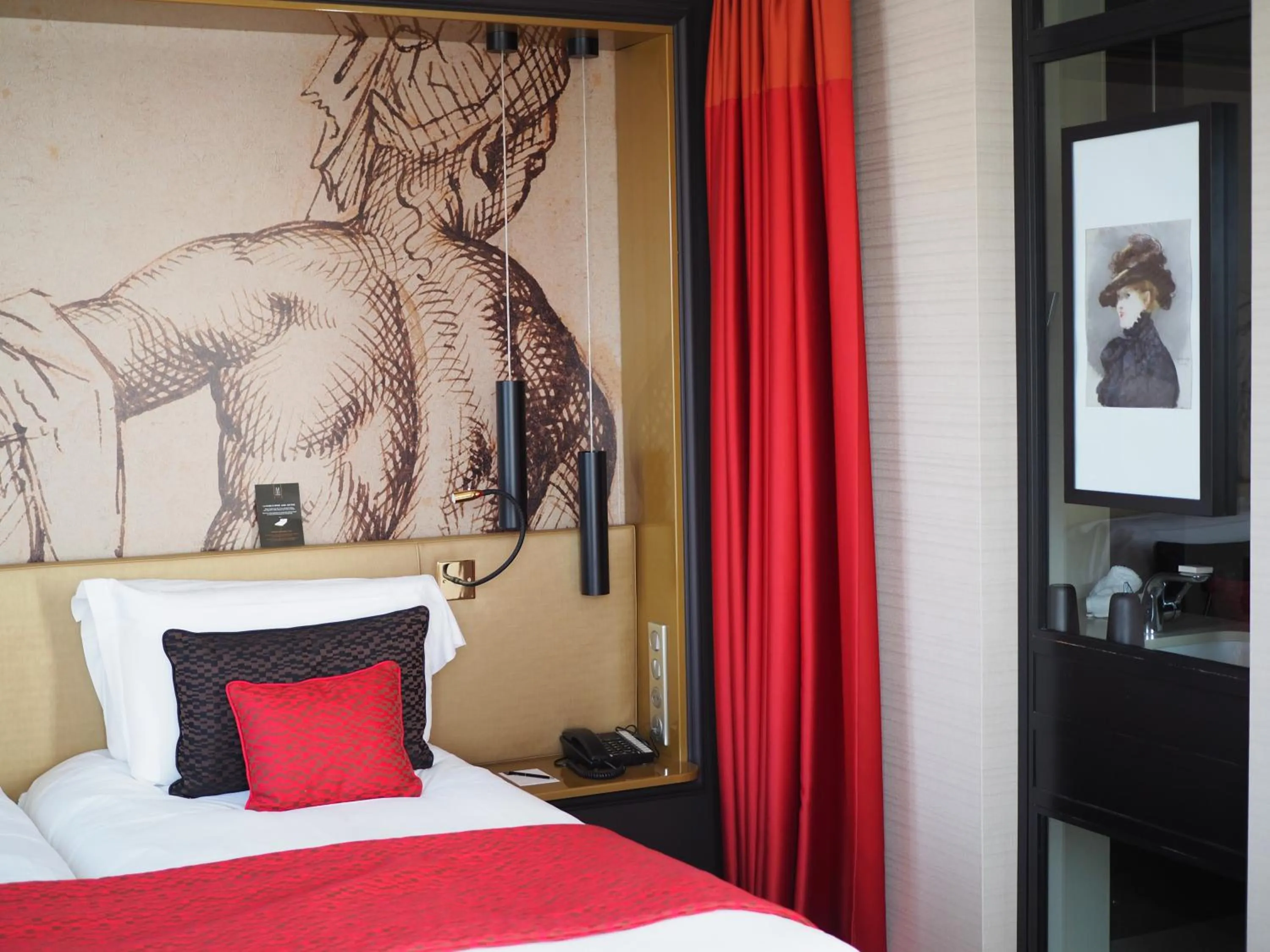 Bed in Grand Hôtel La Cloche Dijon - MGallery Collection