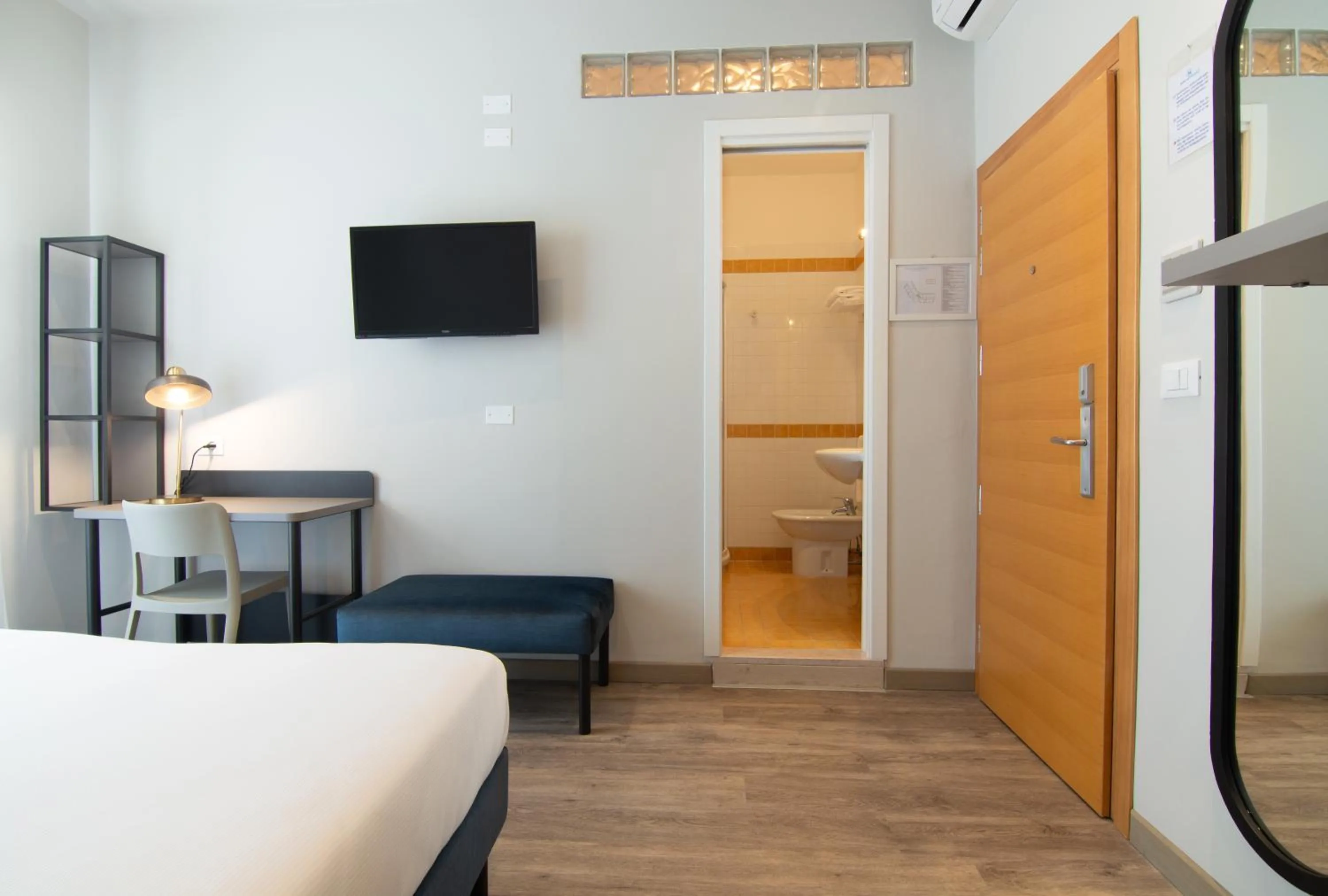 Bed in Hotel Montecarlo 3 Stelle Superior