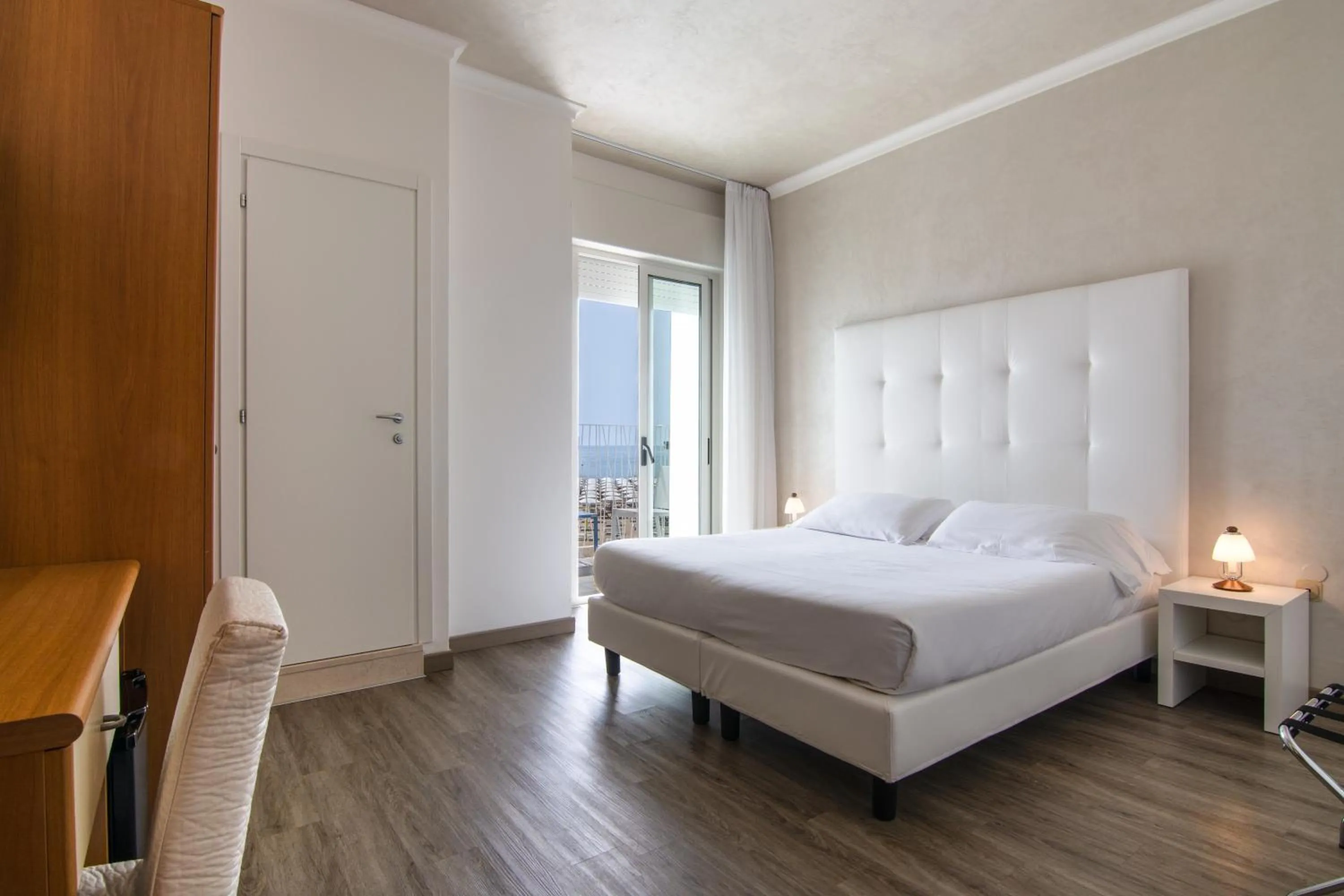 Bed in Hotel Montecarlo 3 Stelle Superior