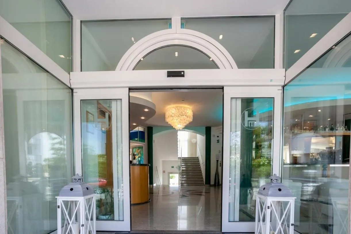 Facade/entrance in Hotel Montecarlo 3 Stelle Superior