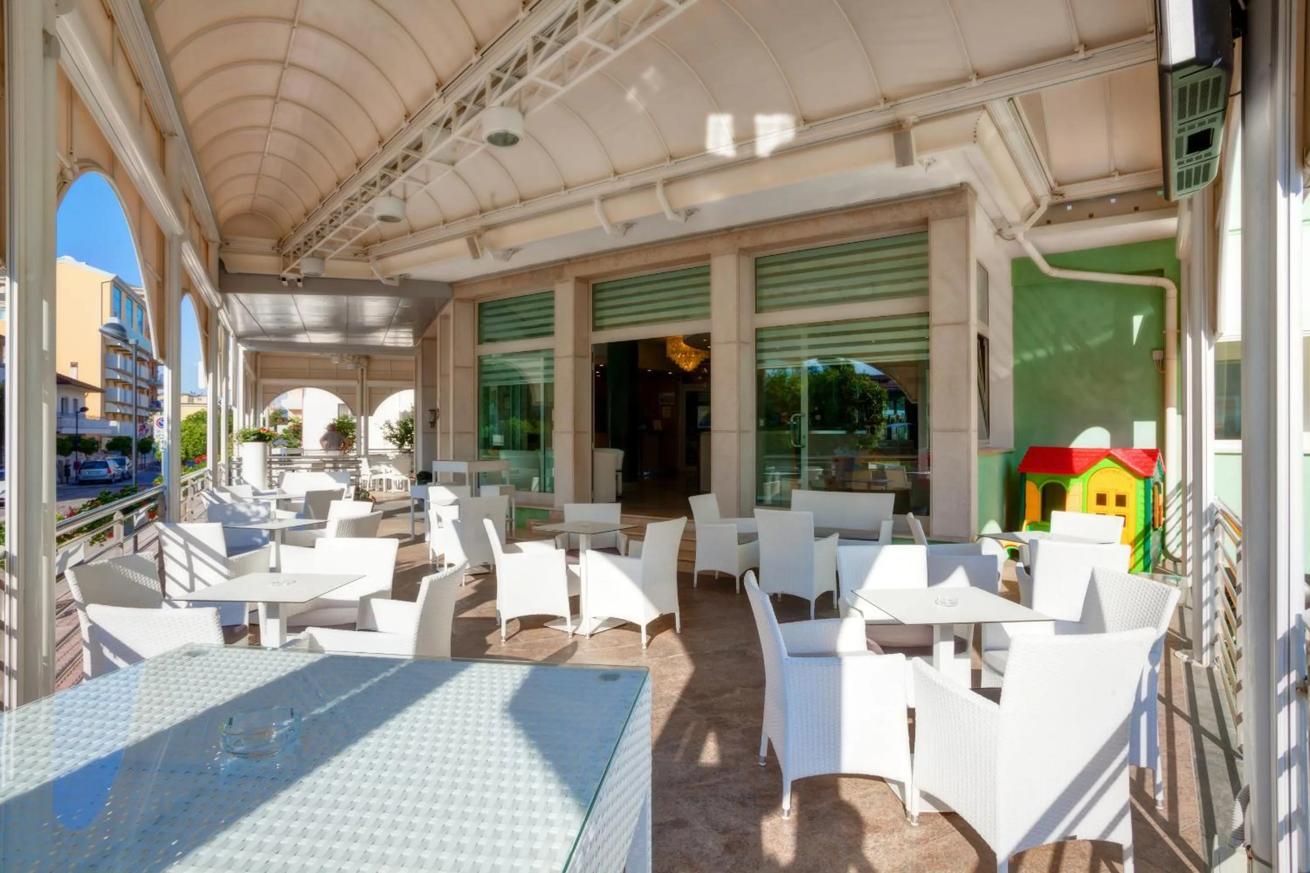 Patio in Hotel Montecarlo 3 Stelle Superior