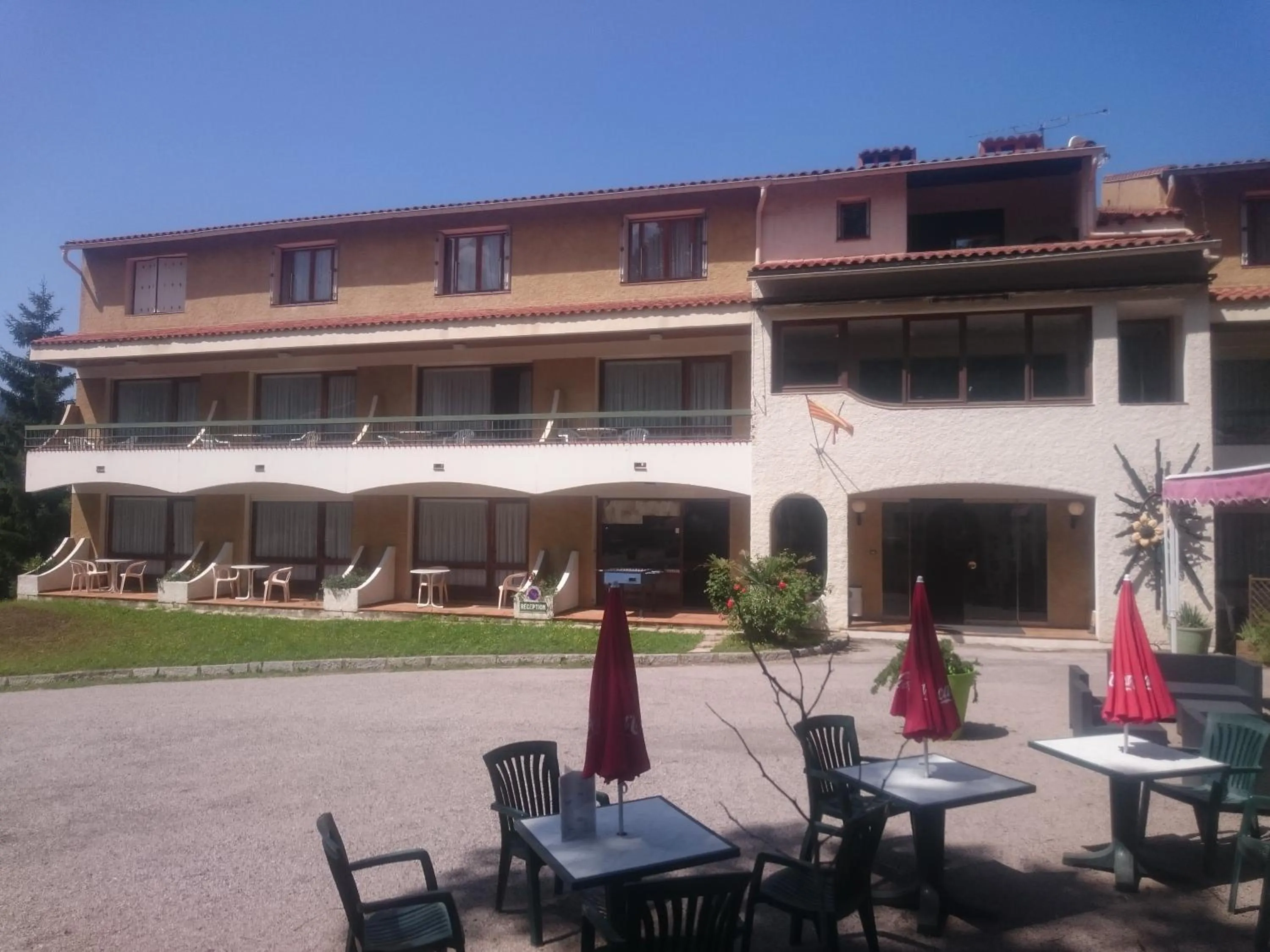 Facade/entrance in Hotel Le Mas Fleuri