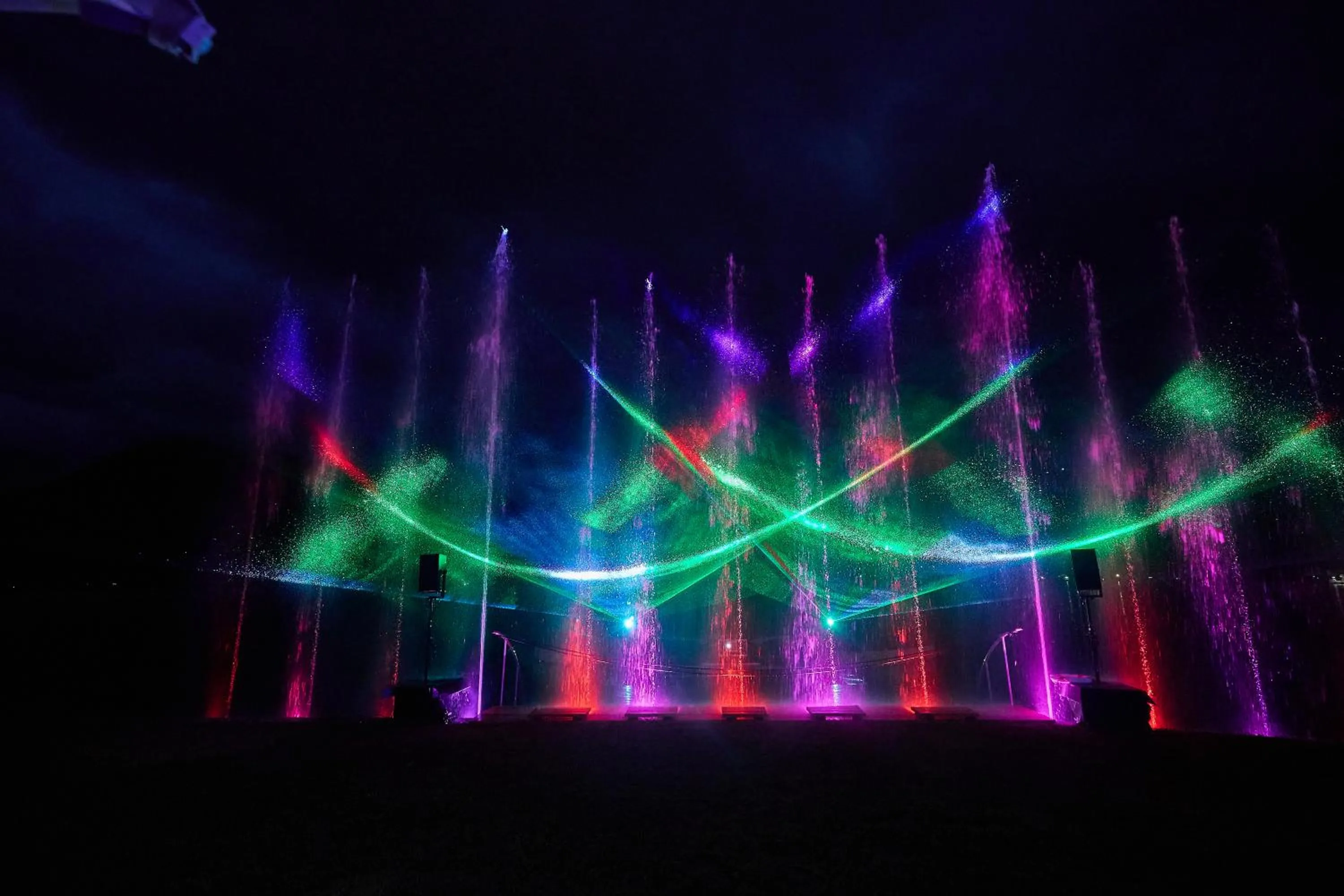 Entertainment in Scalaria Sunset Wing