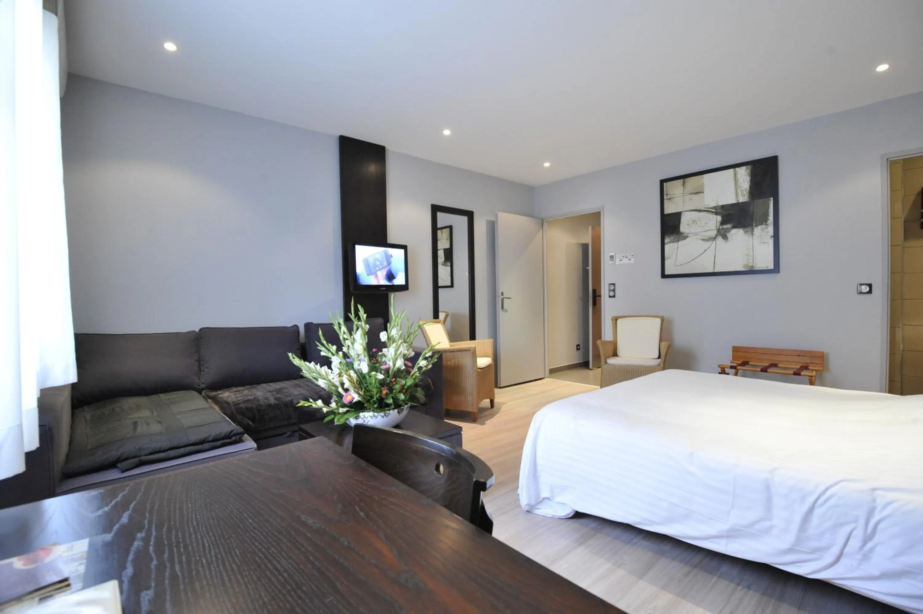 Bedroom, Bed in Logis Cottage Hotel