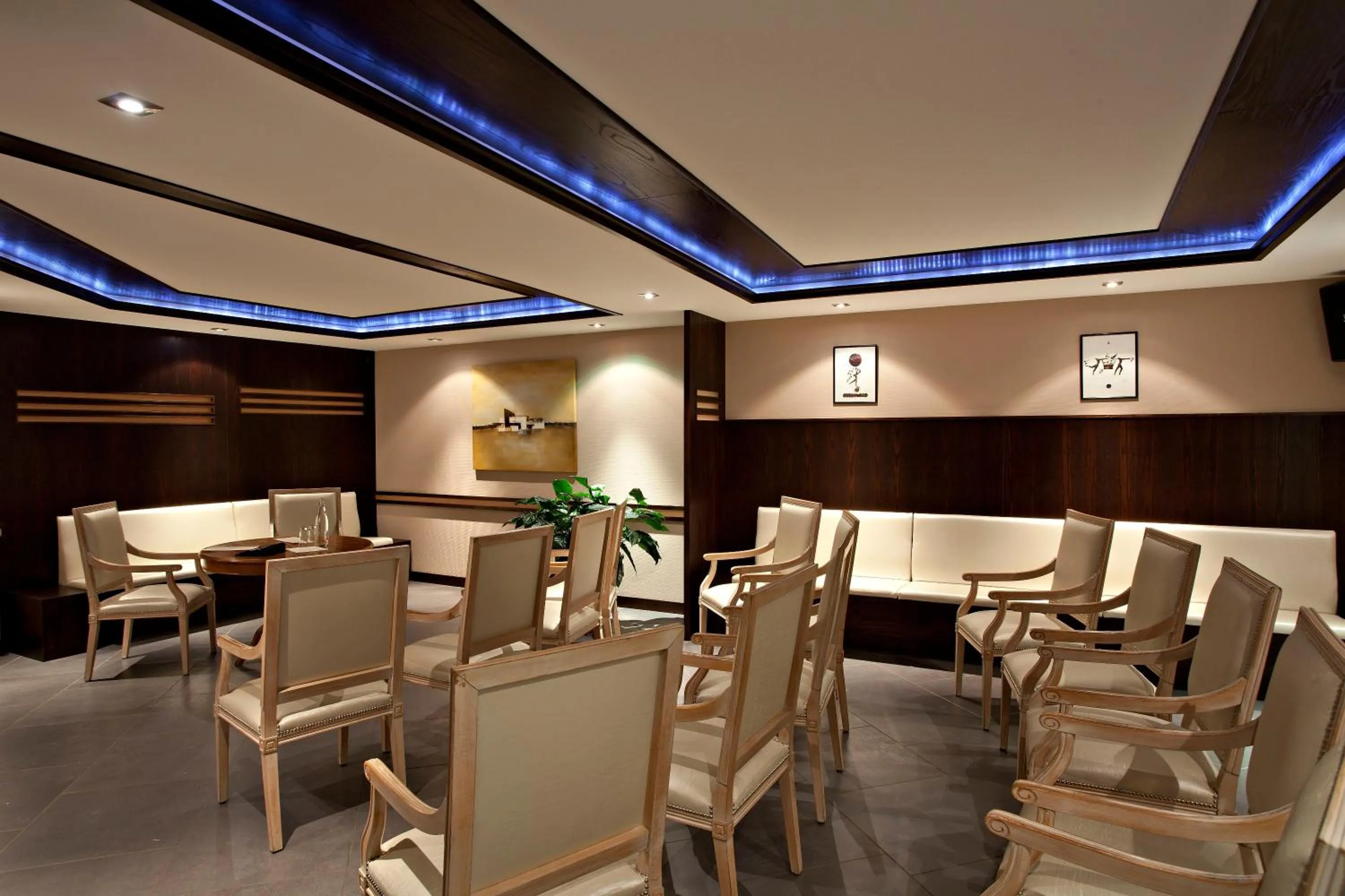 Banquet/Function facilities in Logis Cottage Hotel