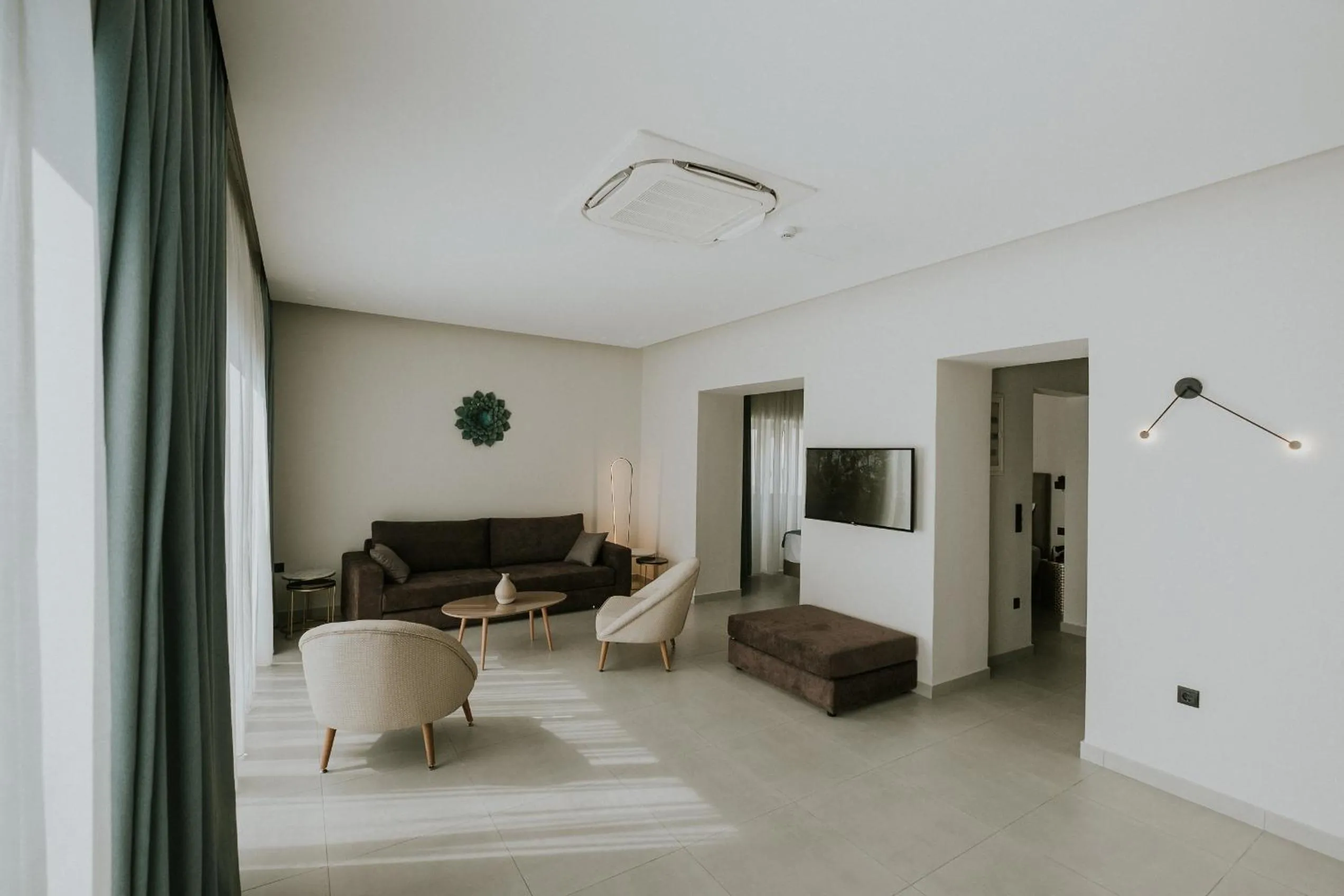 TV and multimedia in Pefkaki Boutique Hotel Loutraki