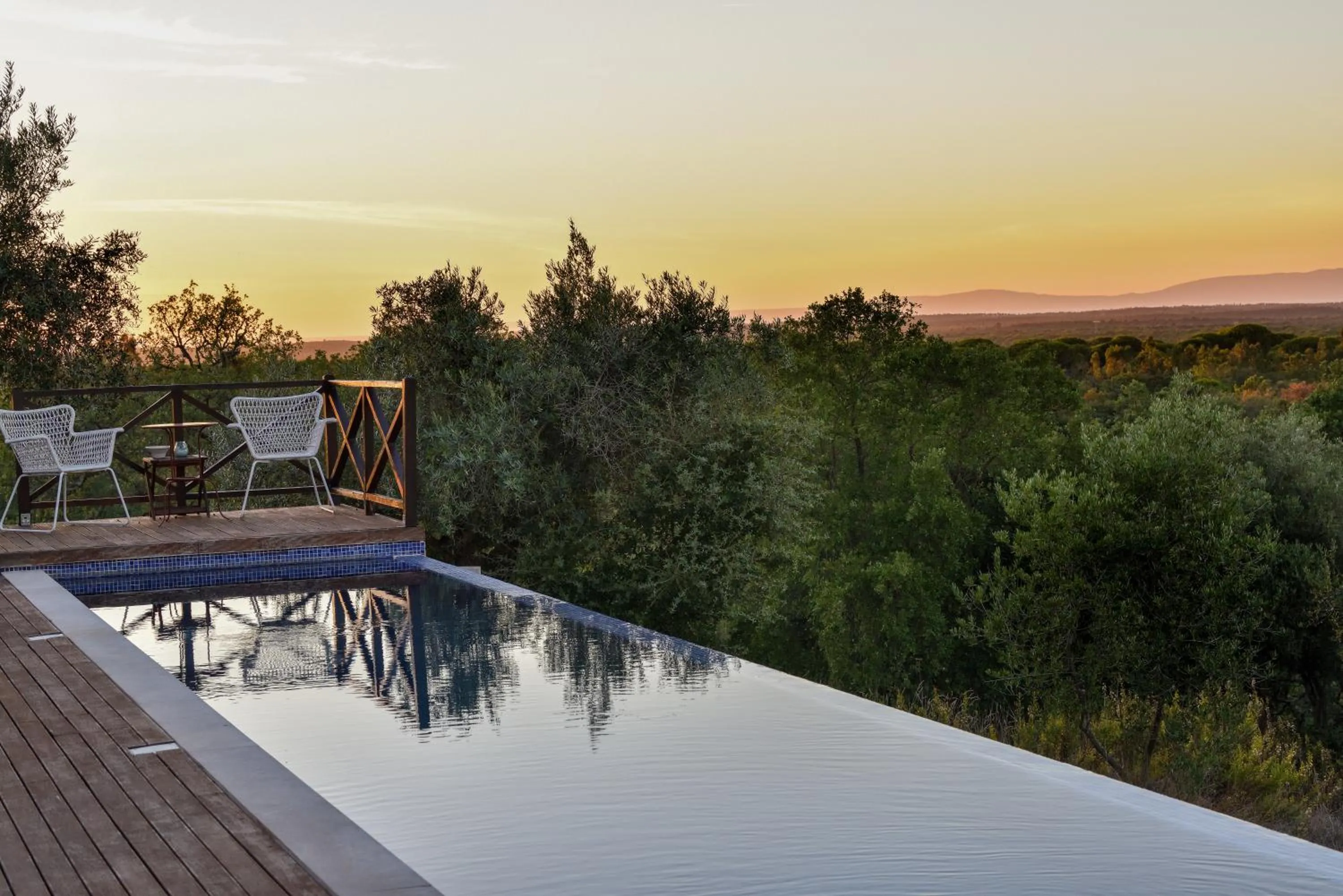 Swimming pool in A Serenada Enoturismo