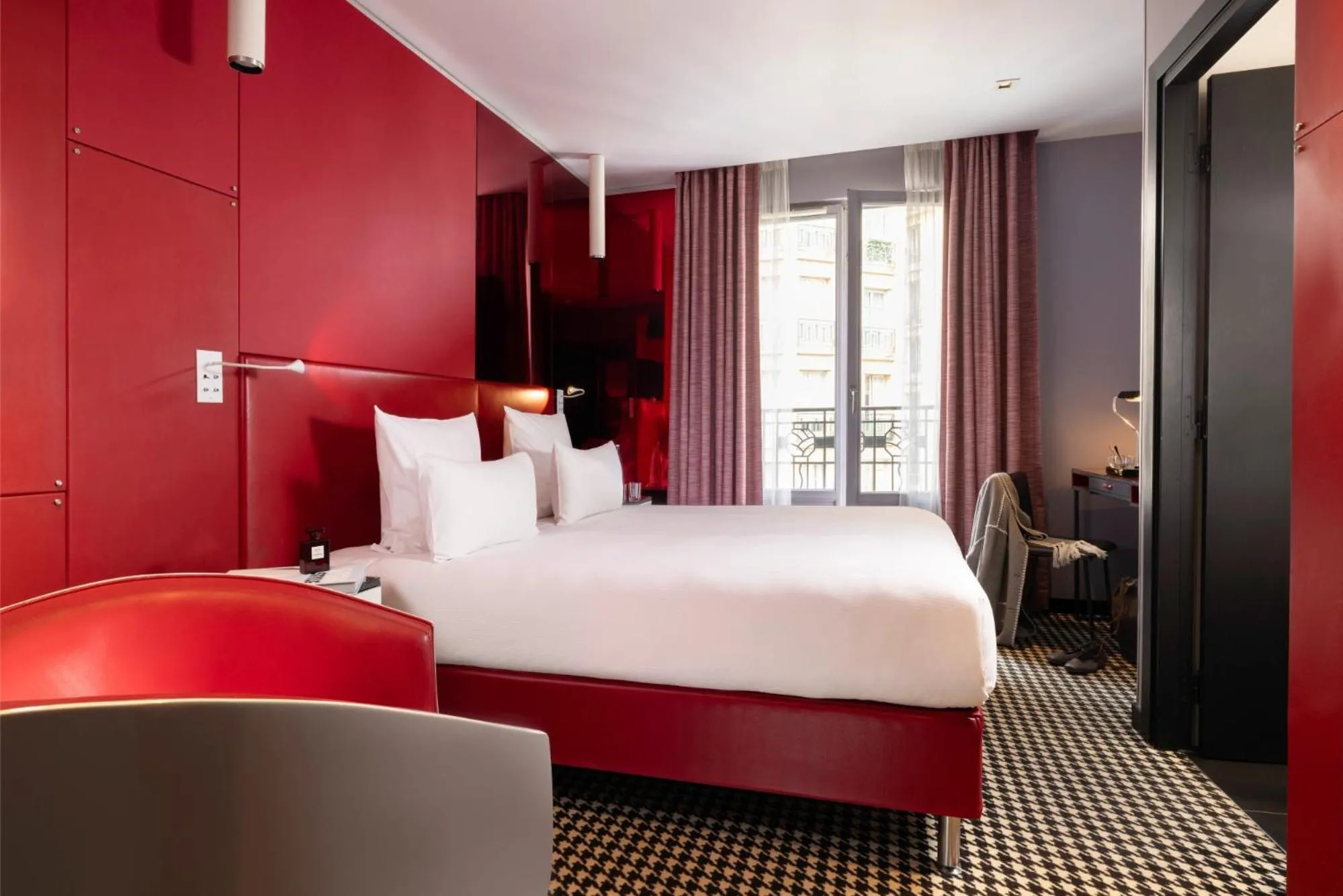 Bed in Hôtel Félicien & Spa