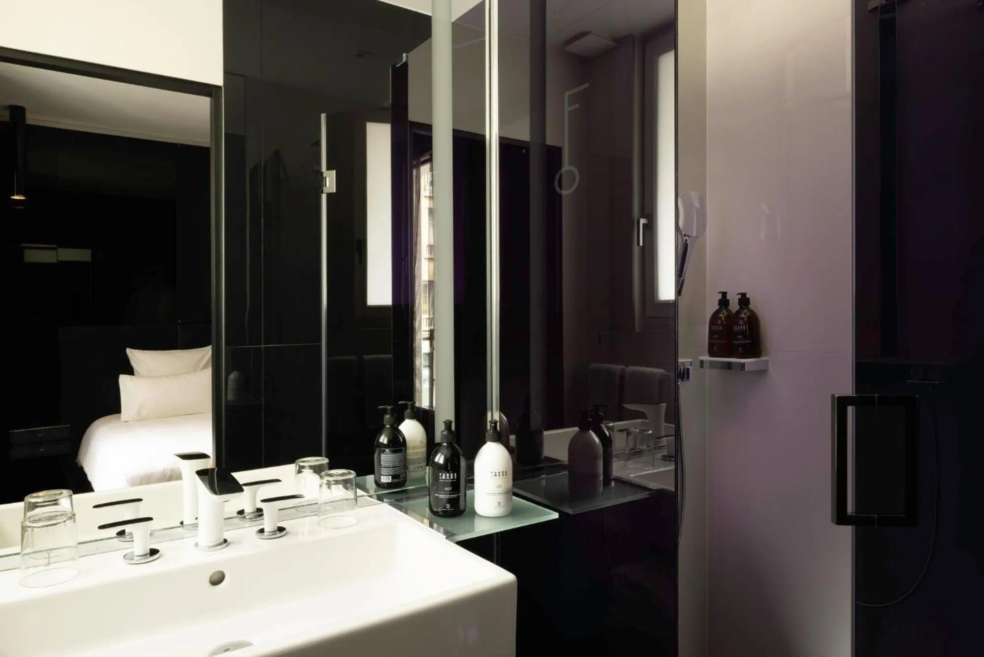 Bathroom in Hôtel Félicien & Spa