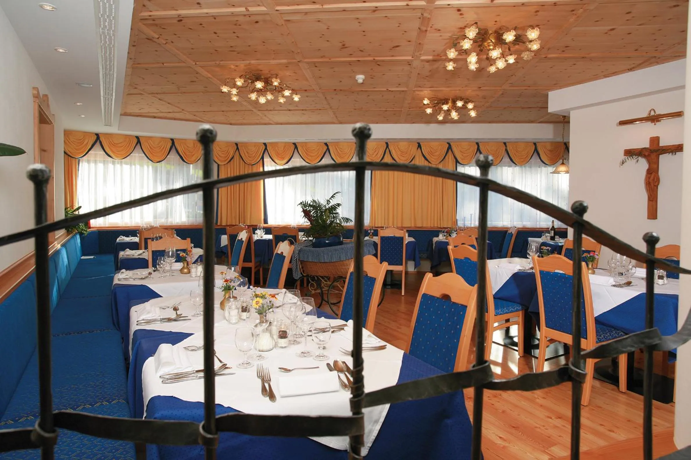 Restaurant/places to eat in Oberwirt Weisses Kreuz