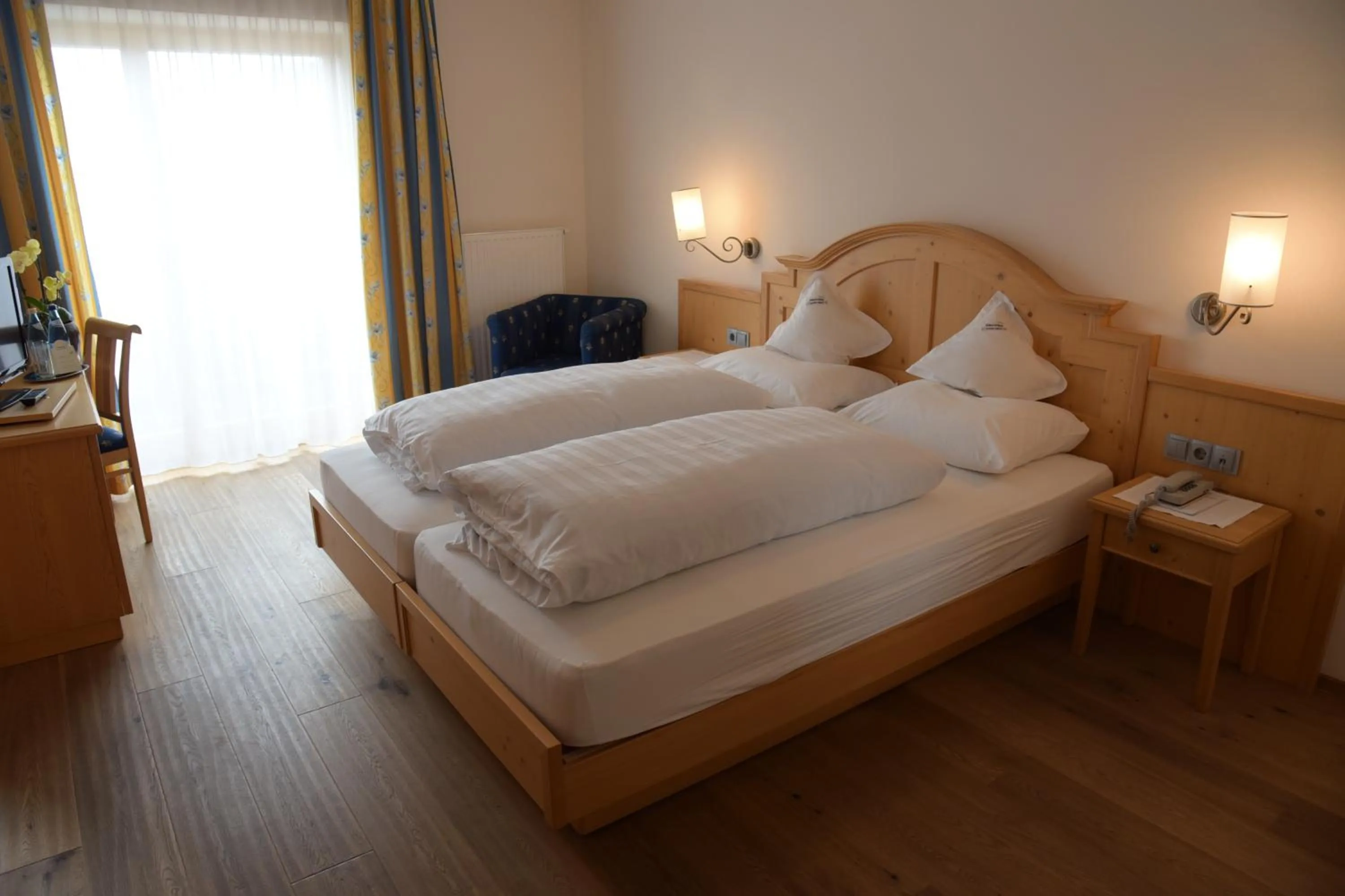 Bedroom, Bed in Oberwirt Weisses Kreuz