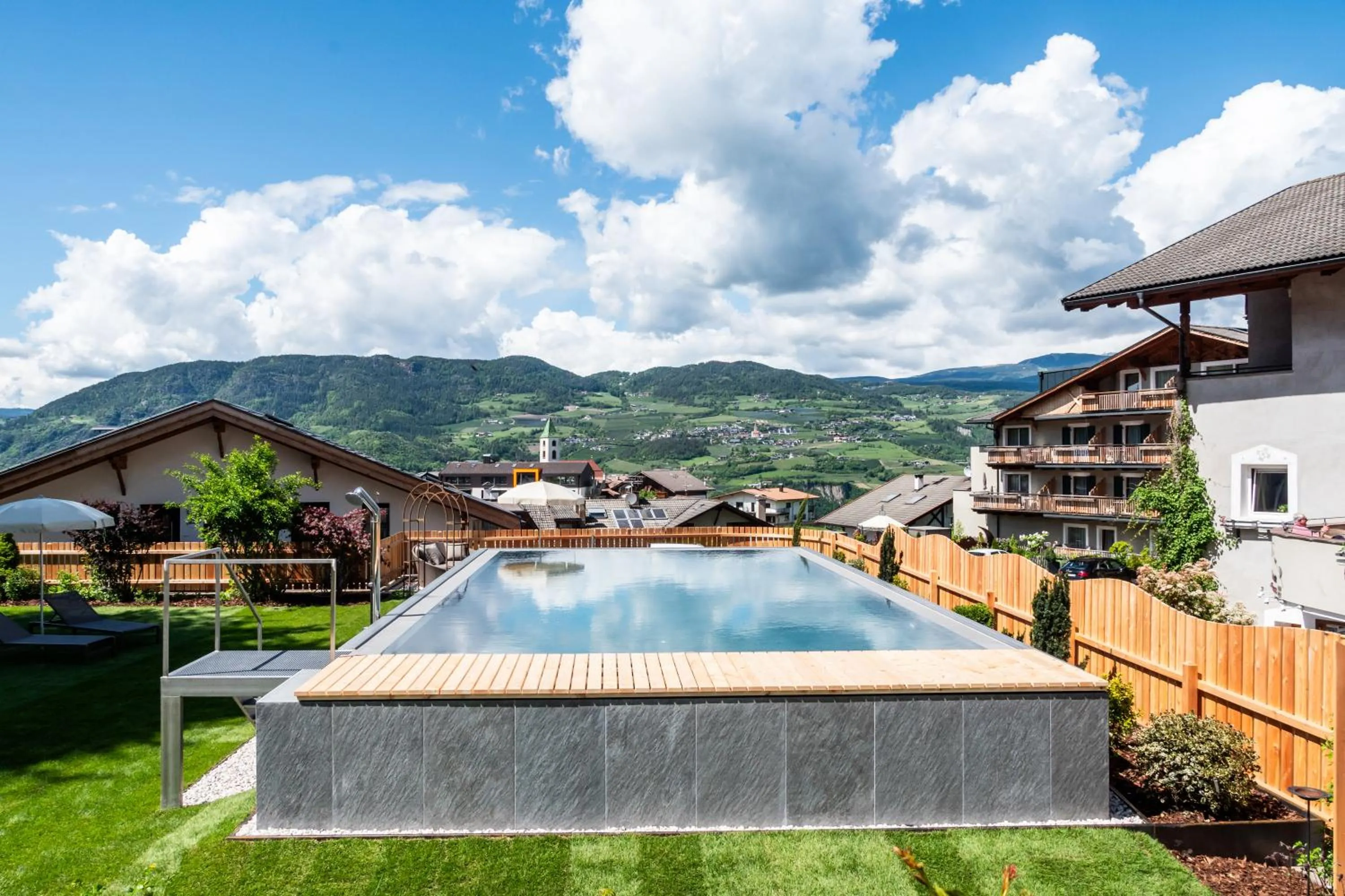 Swimming pool in Oberwirt Weisses Kreuz