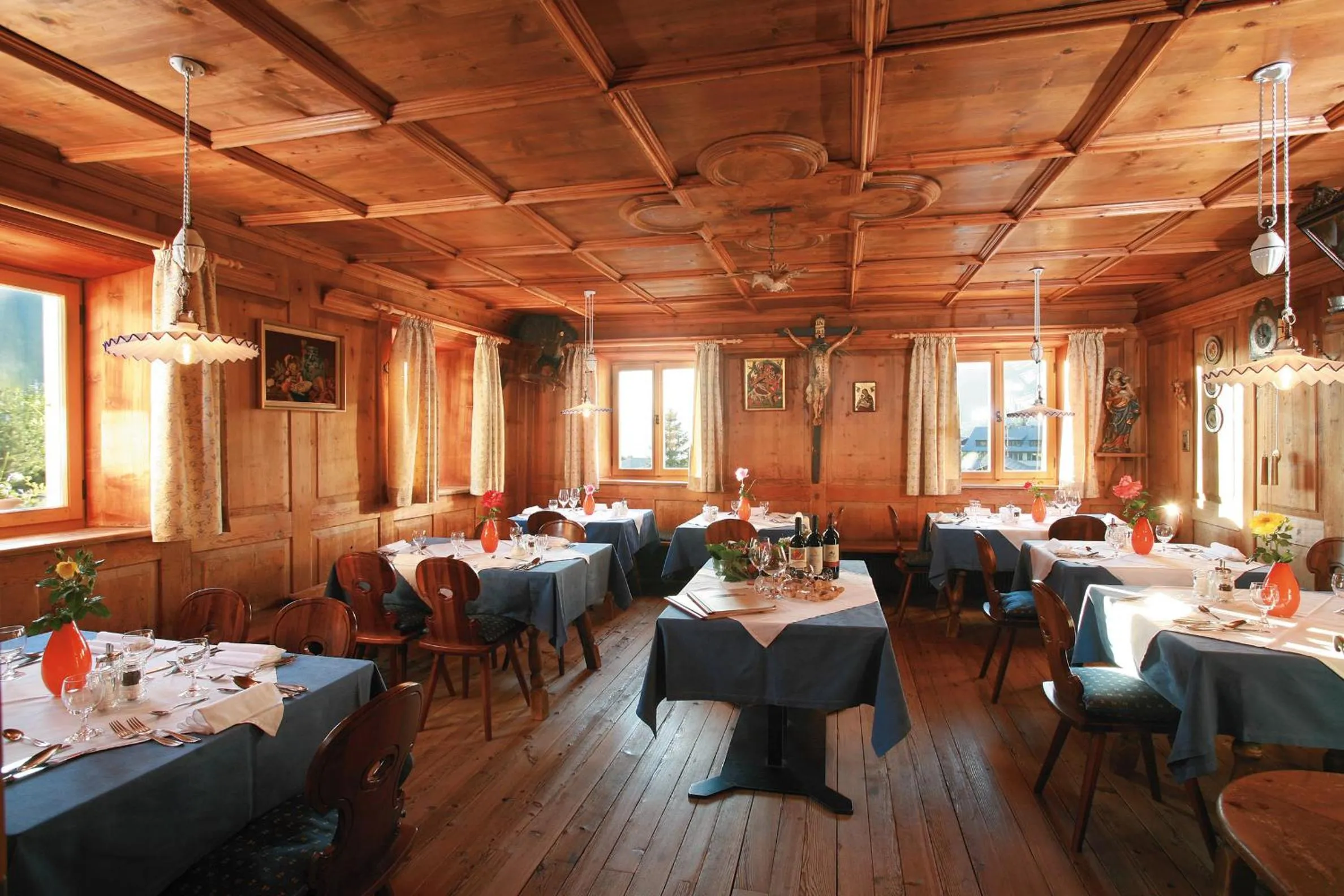 Restaurant/places to eat in Oberwirt Weisses Kreuz