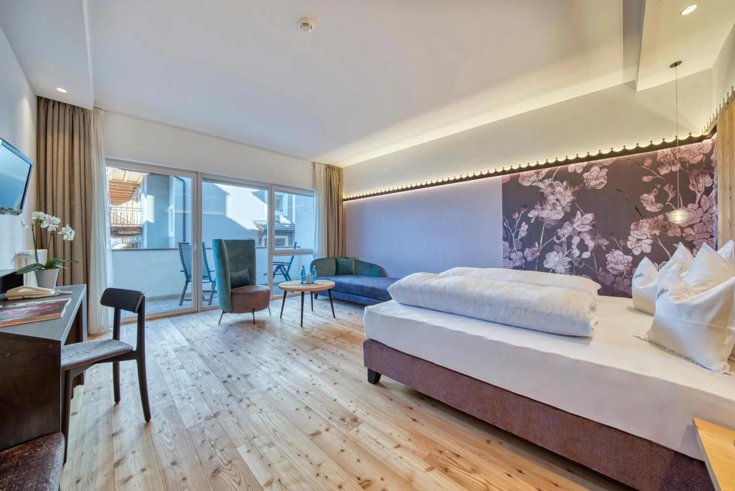 Photo of the whole room, Bed in Oberwirt Weisses Kreuz