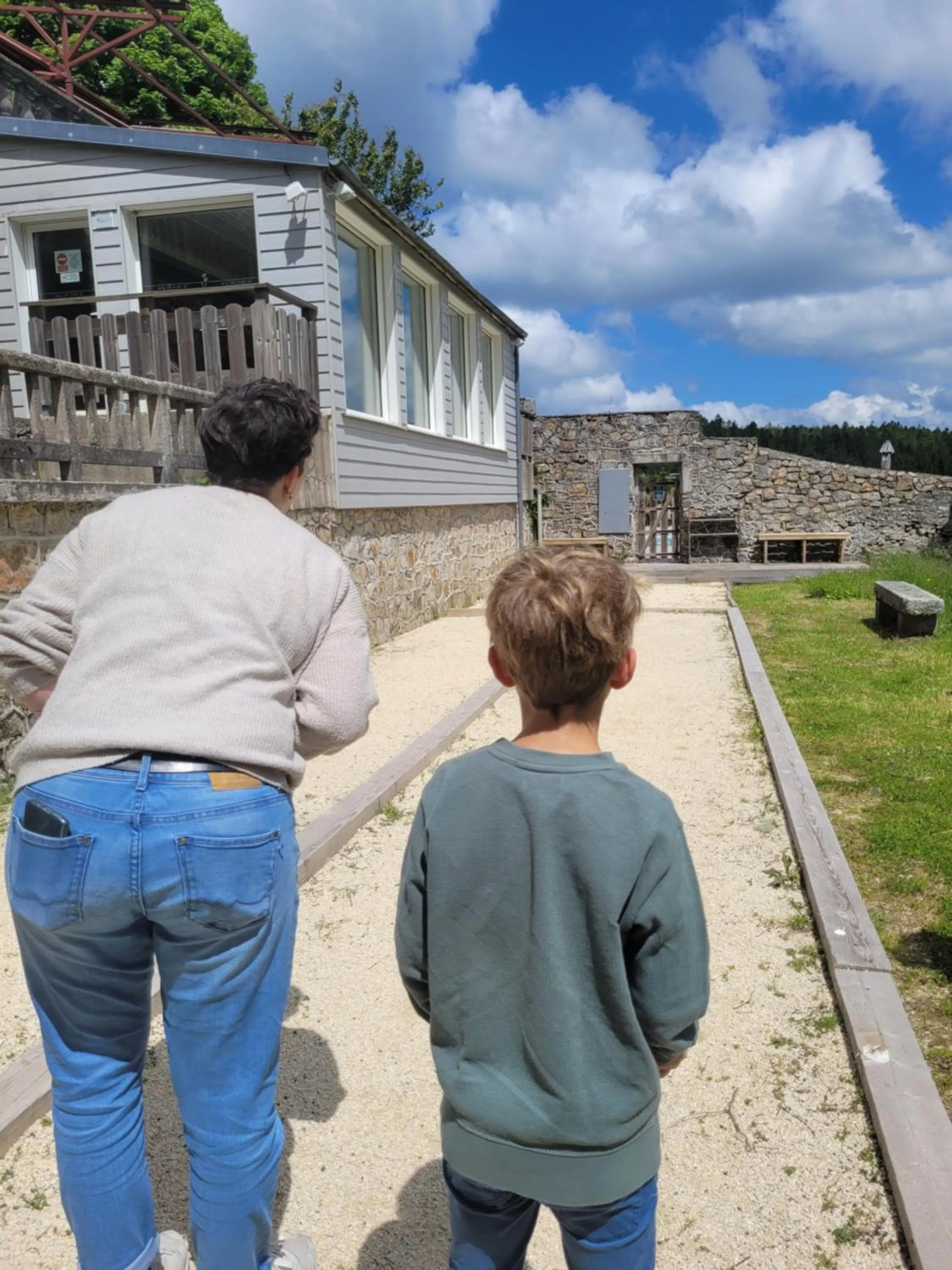 Spring in Hob Fort du Pré