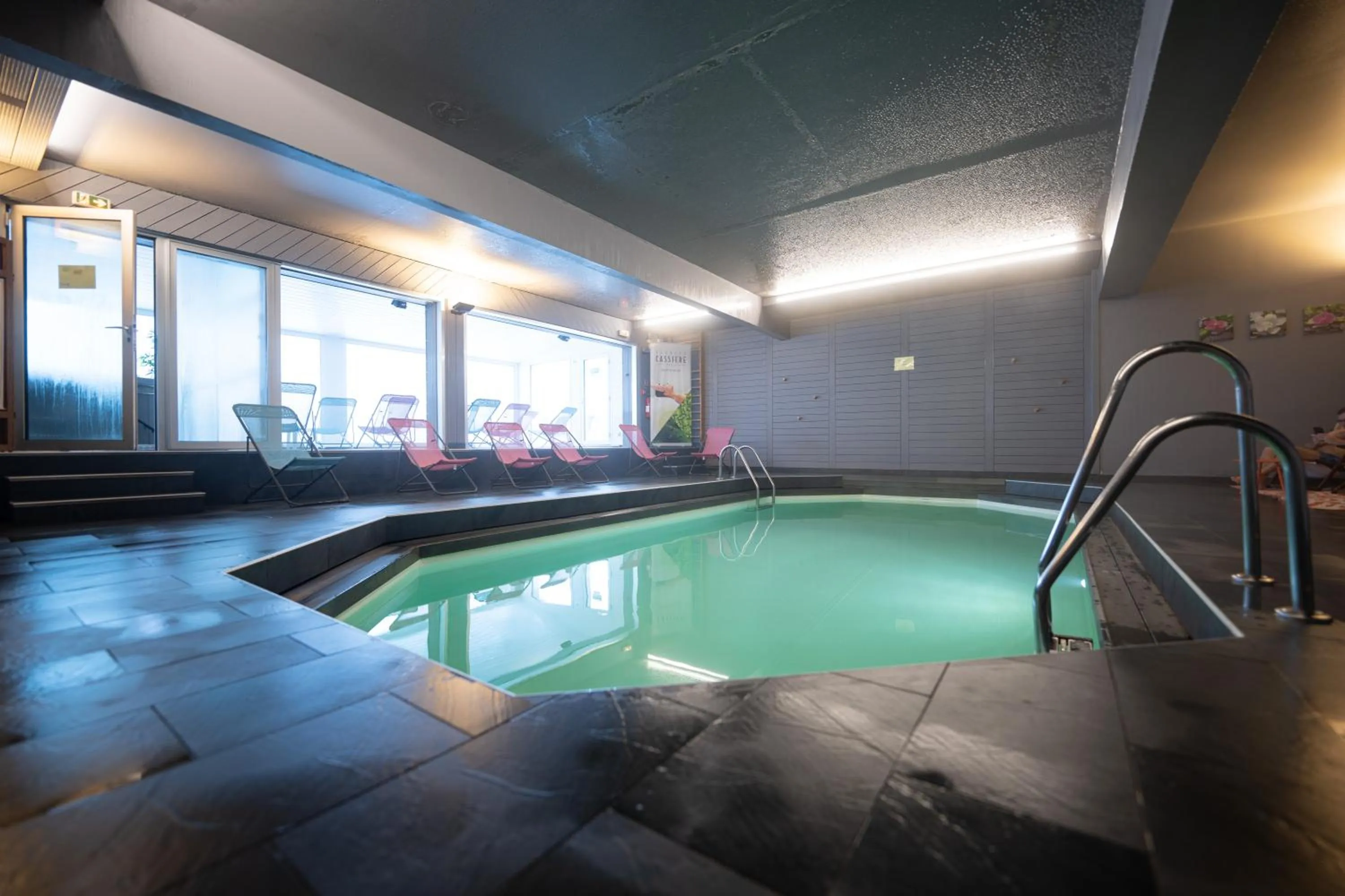 Pool view in Hob Fort du Pré