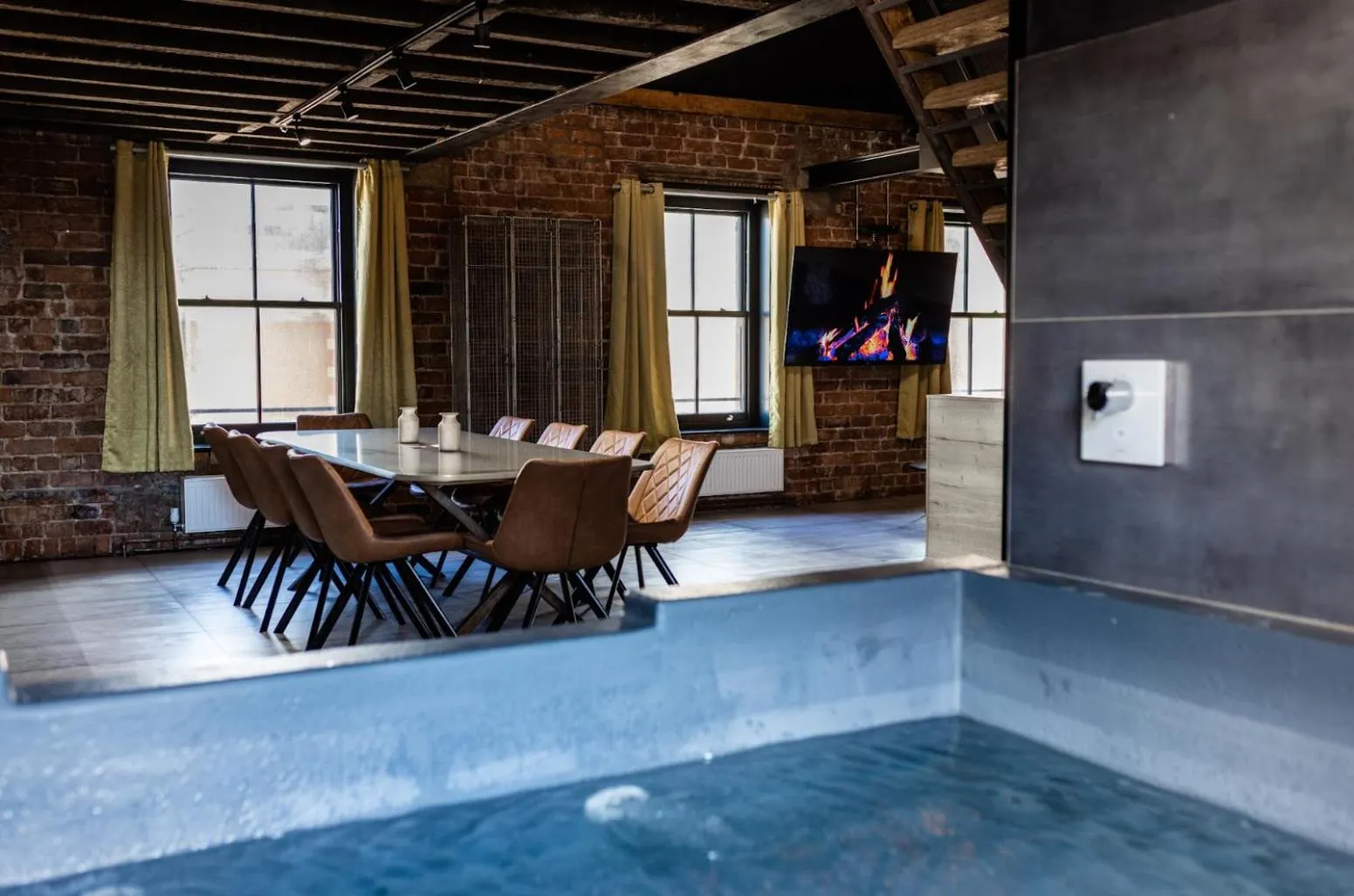 Dining area in The Loft Sasco Apartments