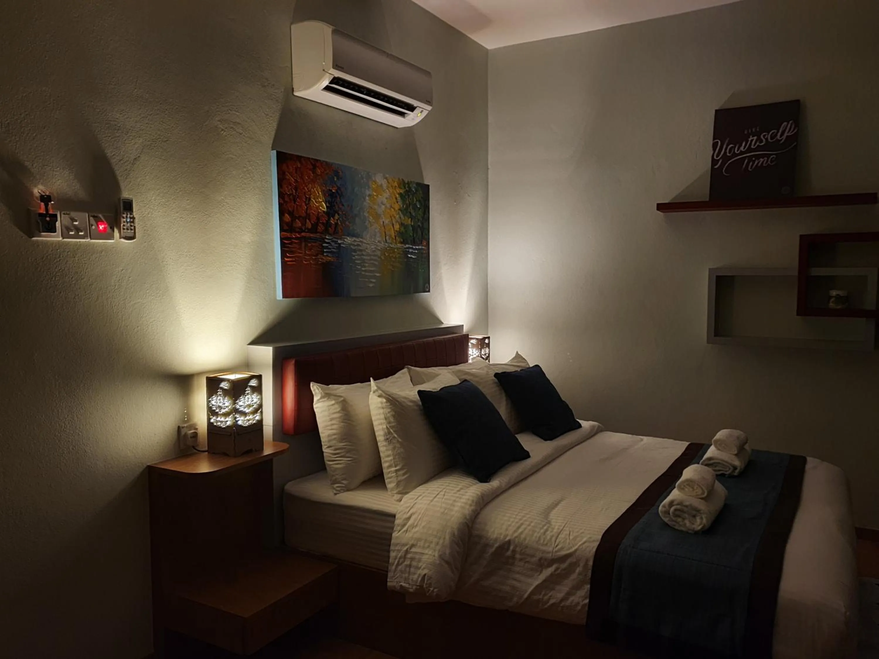 Photo of the whole room, Bed in Assalam Hotel