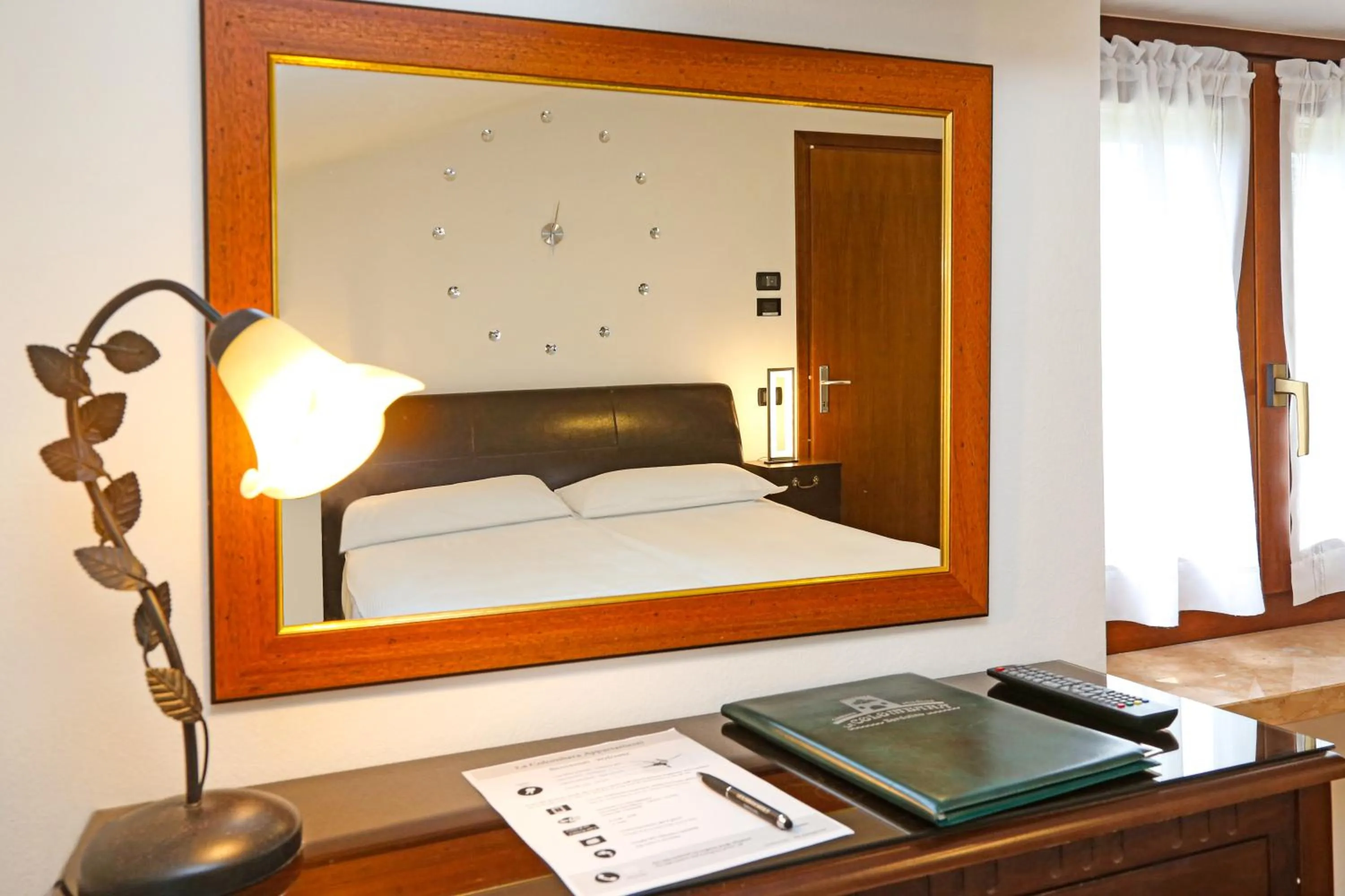 Bed in Apartments Colombara Bardolino