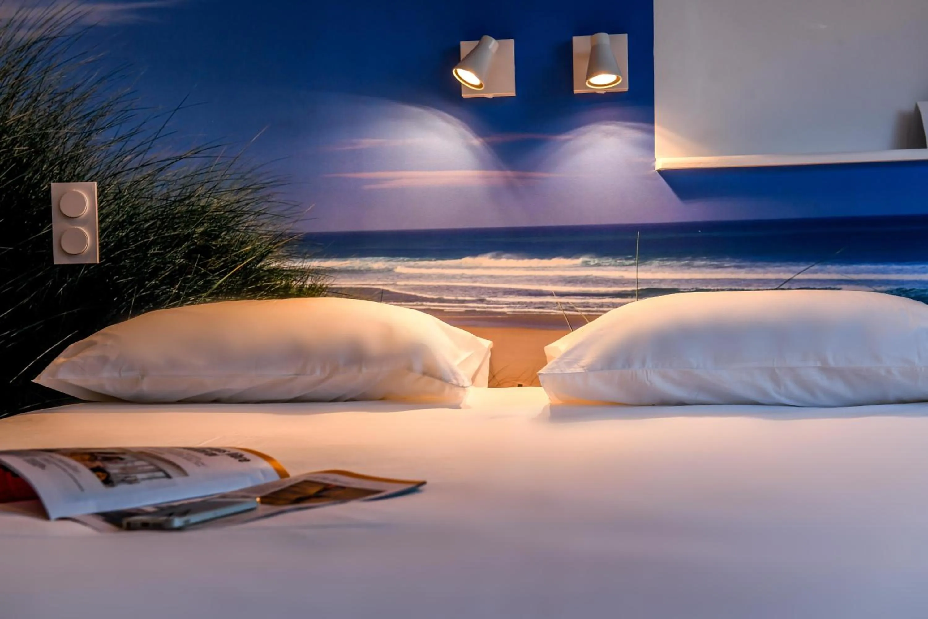 Bed in Les Vagues Hôtel Restaurant