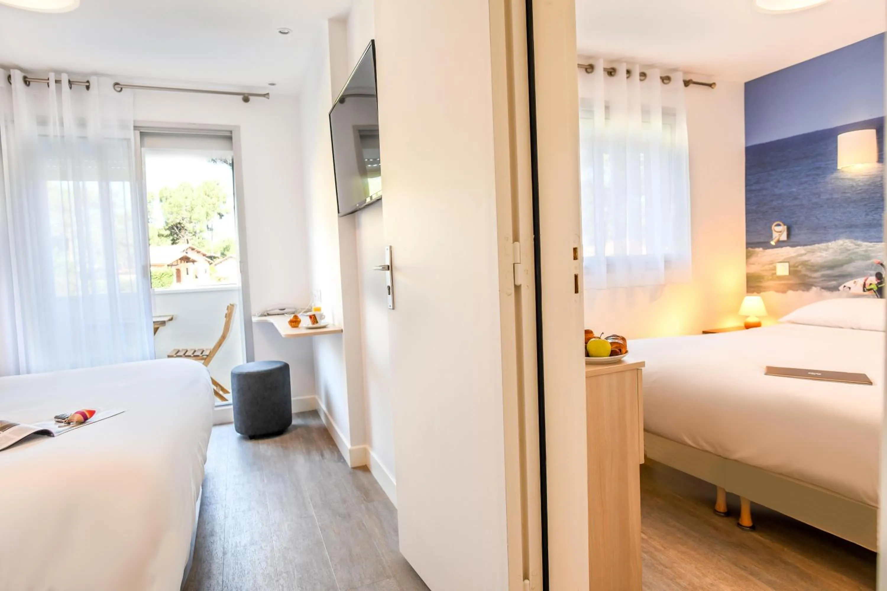 Bed in Les Vagues Hôtel Restaurant