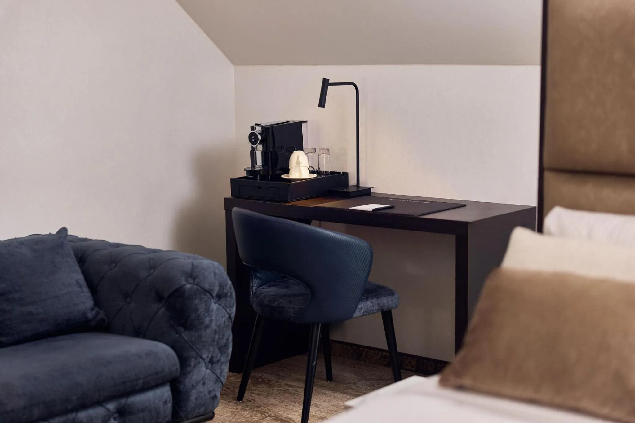 Coffee/tea facilities, Bed in Van der Valk Hotel Mechelen