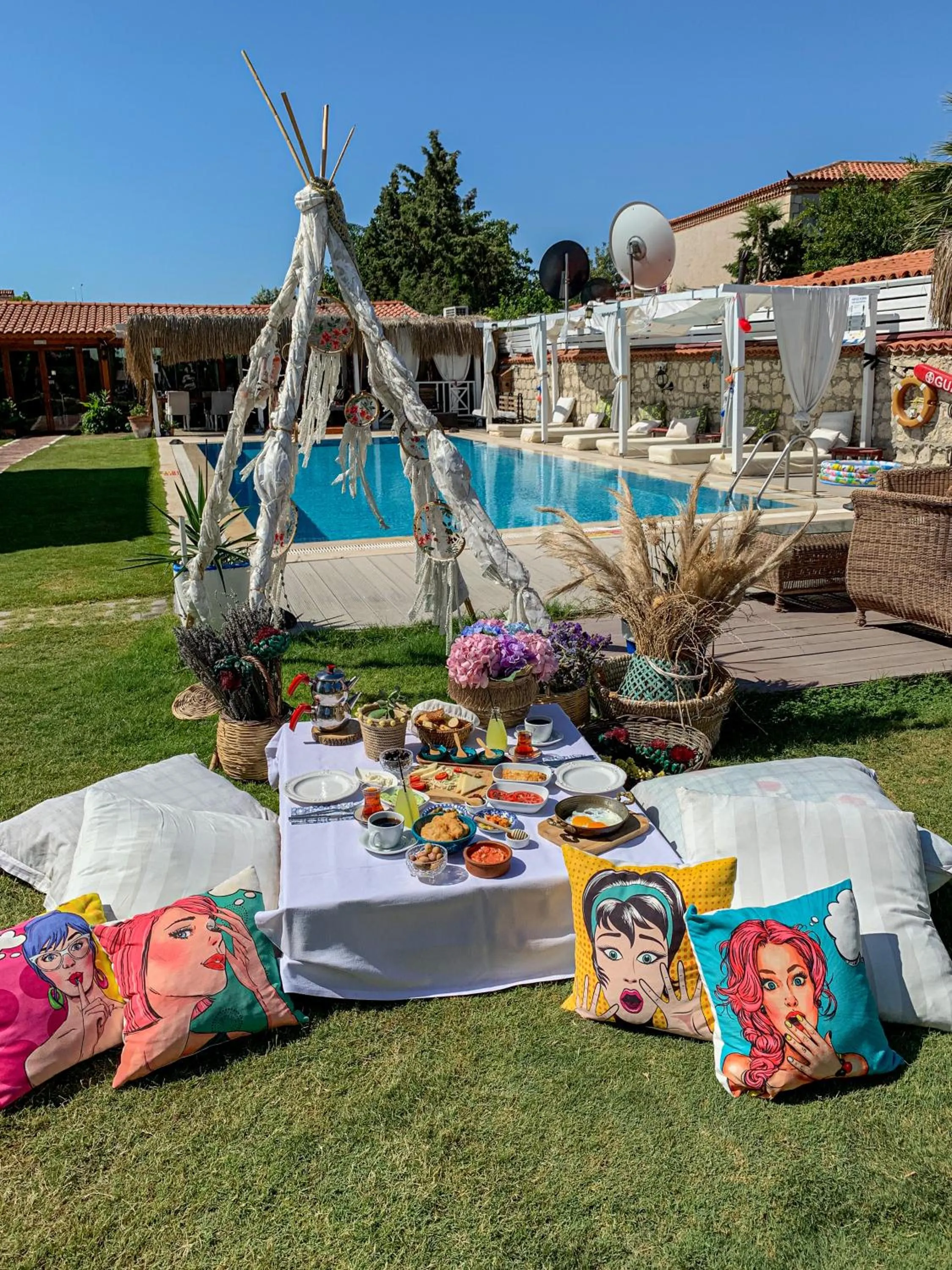 Day in Kemerlihan Deluxe Hotel