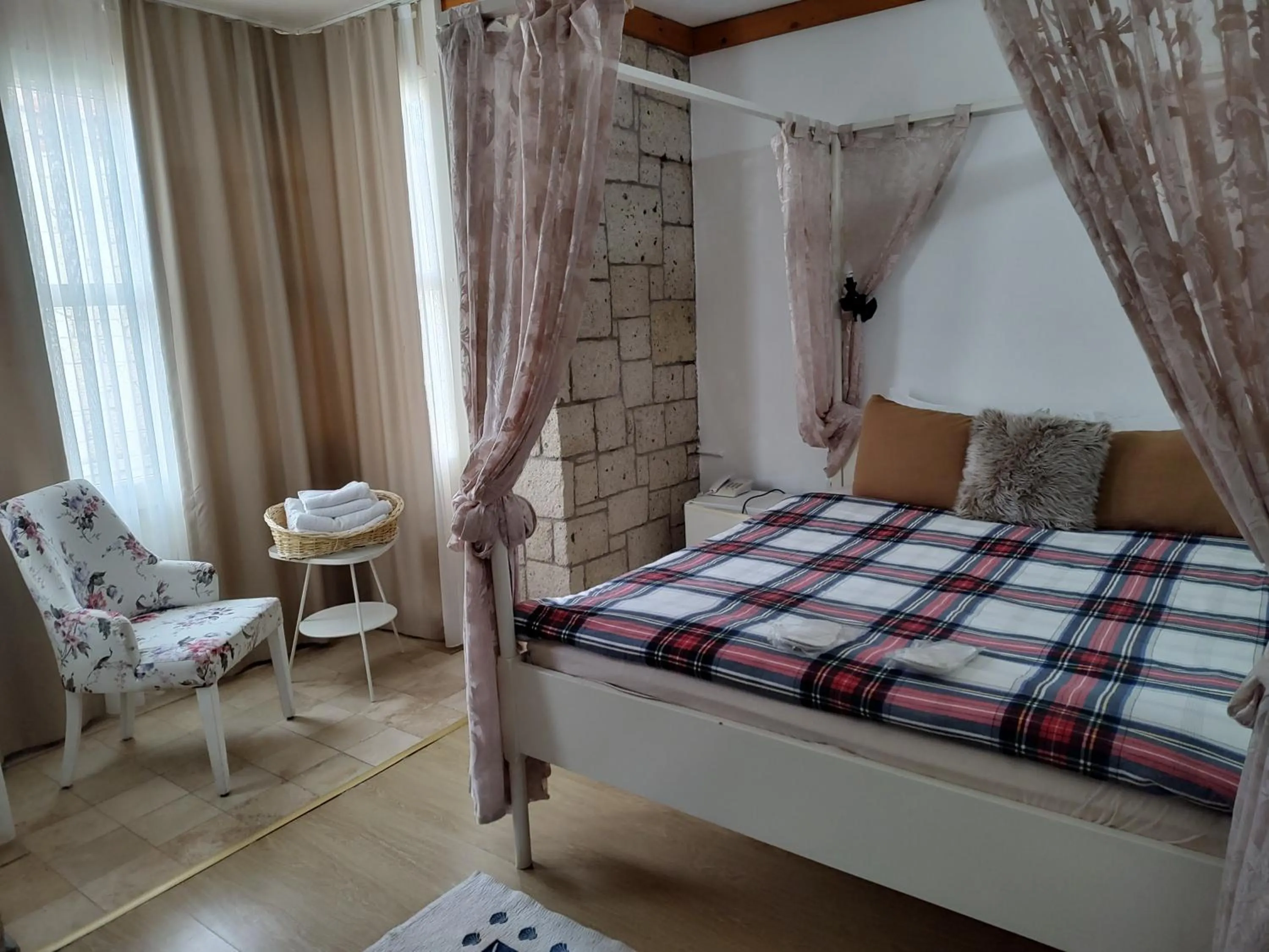 Bed in Kemerlihan Deluxe Hotel