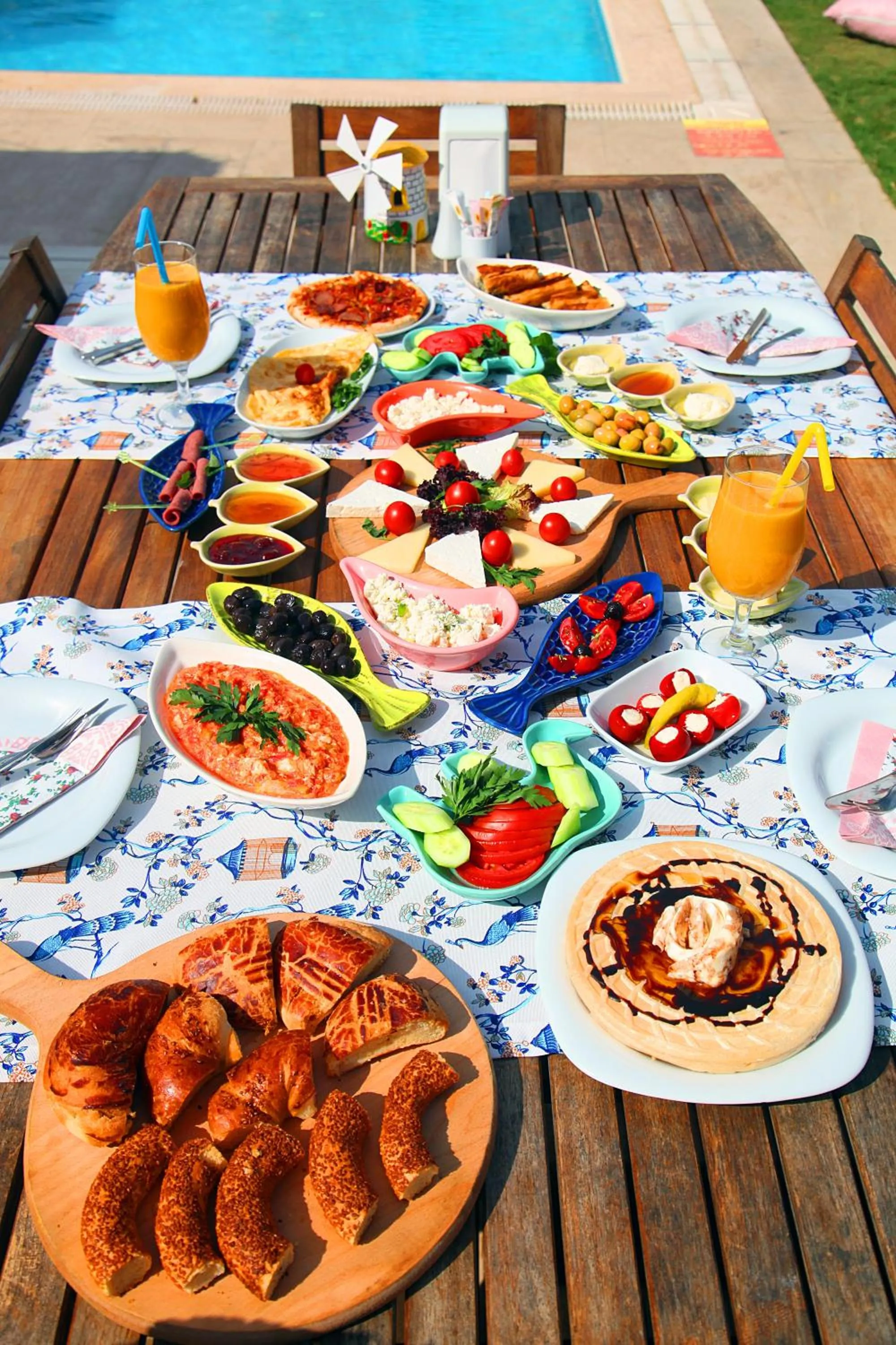 Spring in Kemerlihan Deluxe Hotel