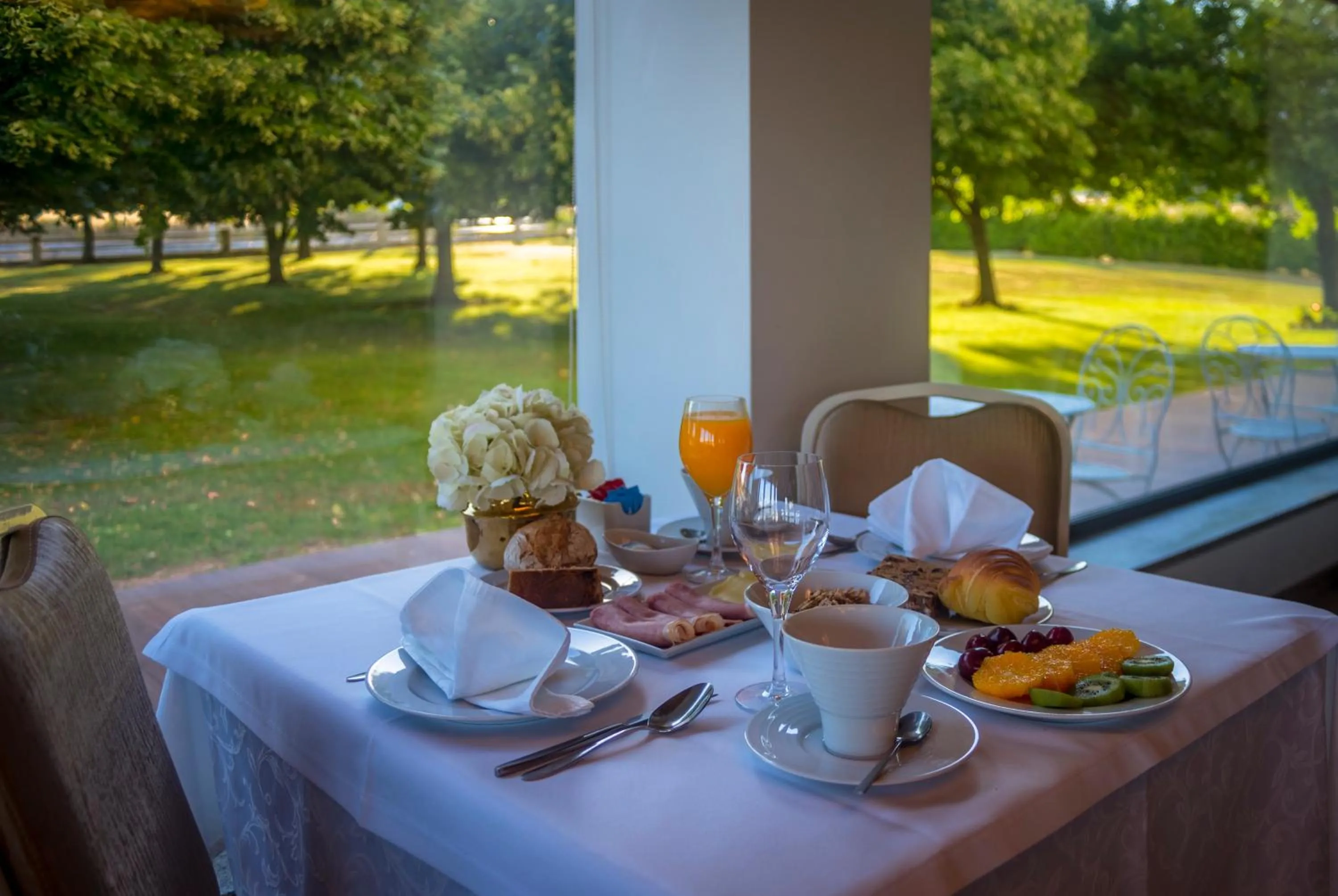 Breakfast in Terrace Serra Hotel
