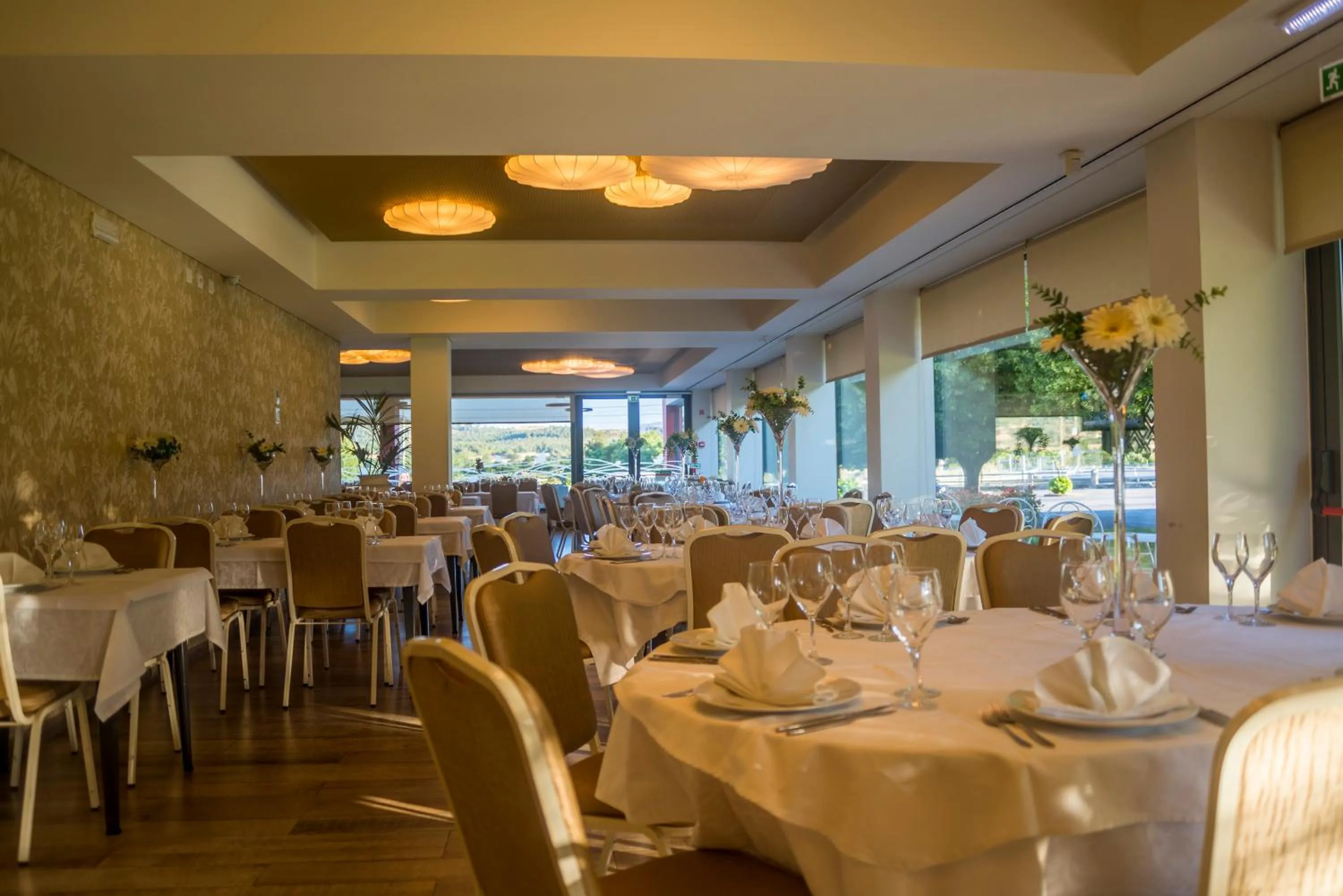 Restaurant/places to eat in Terrace Serra Hotel