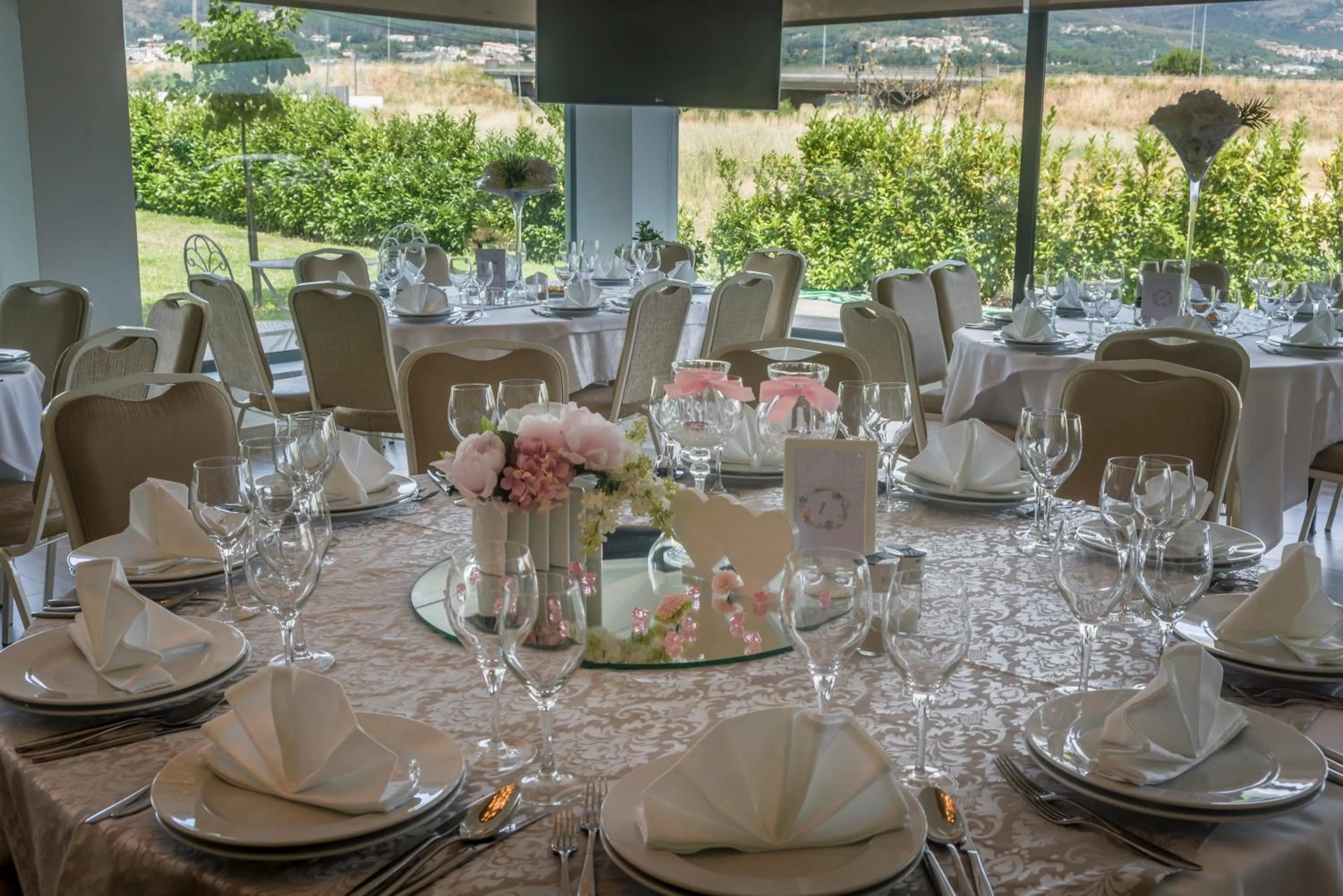 Restaurant/places to eat in Terrace Serra Hotel