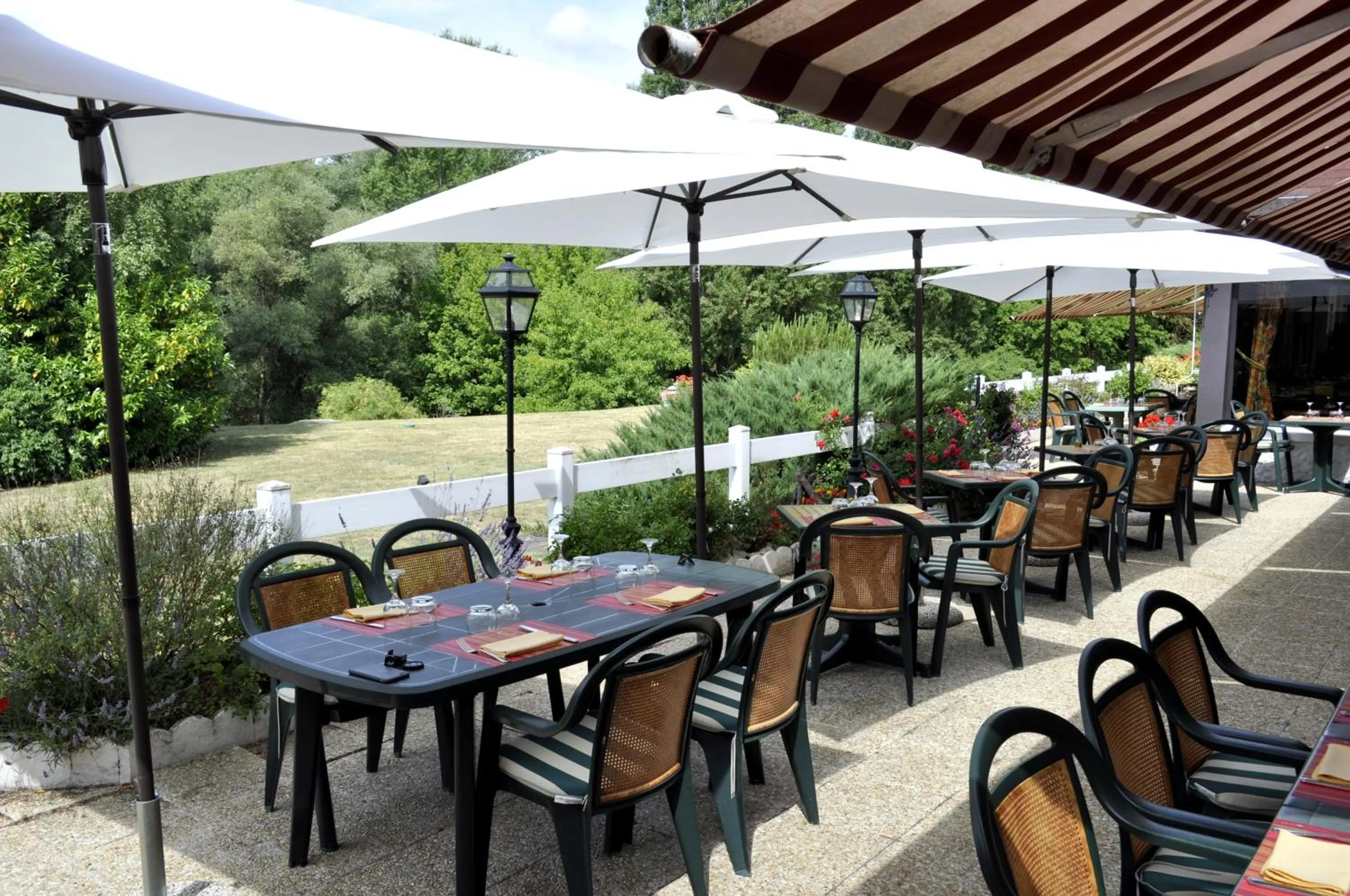 Restaurant/places to eat in Logis Le Relais De Pouilly