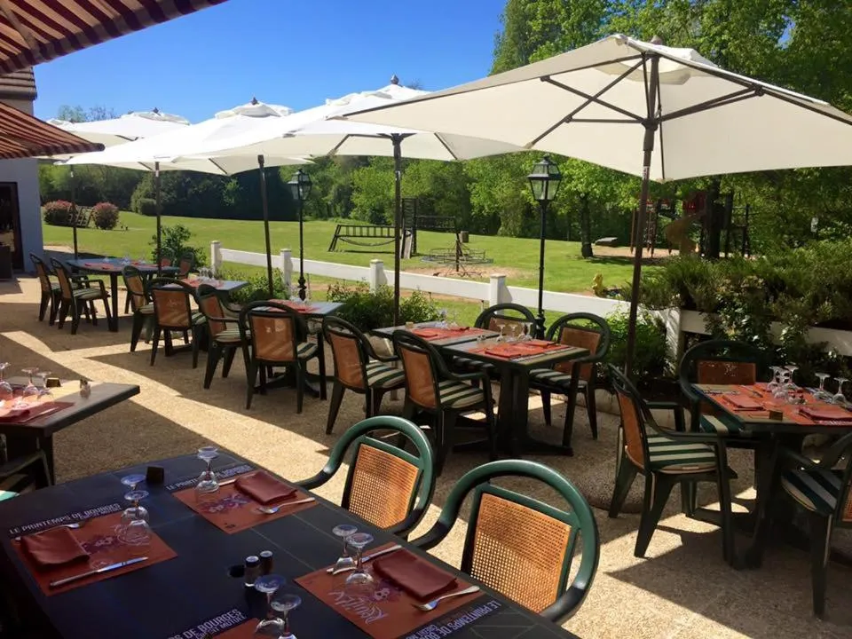 Patio in Logis Le Relais De Pouilly