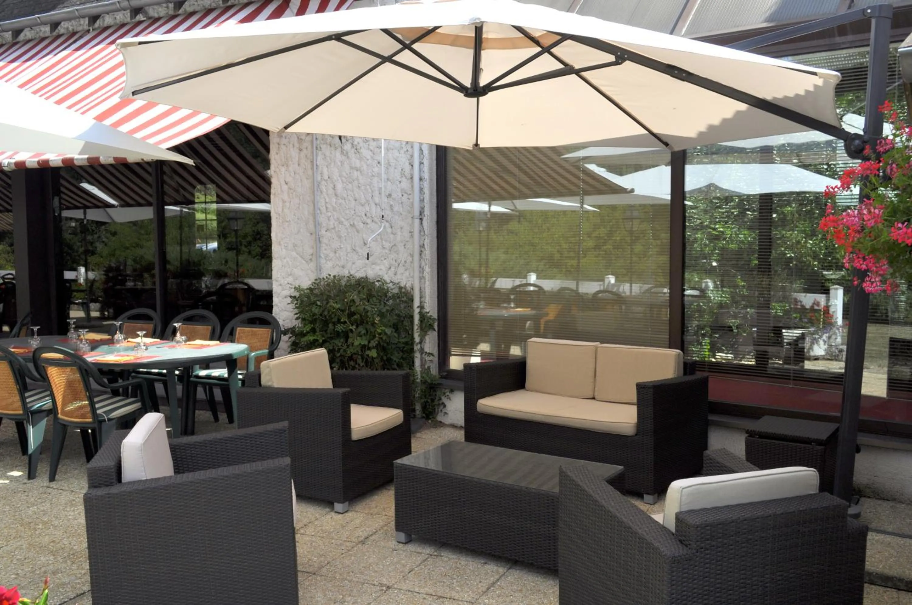 Patio in Logis Le Relais De Pouilly