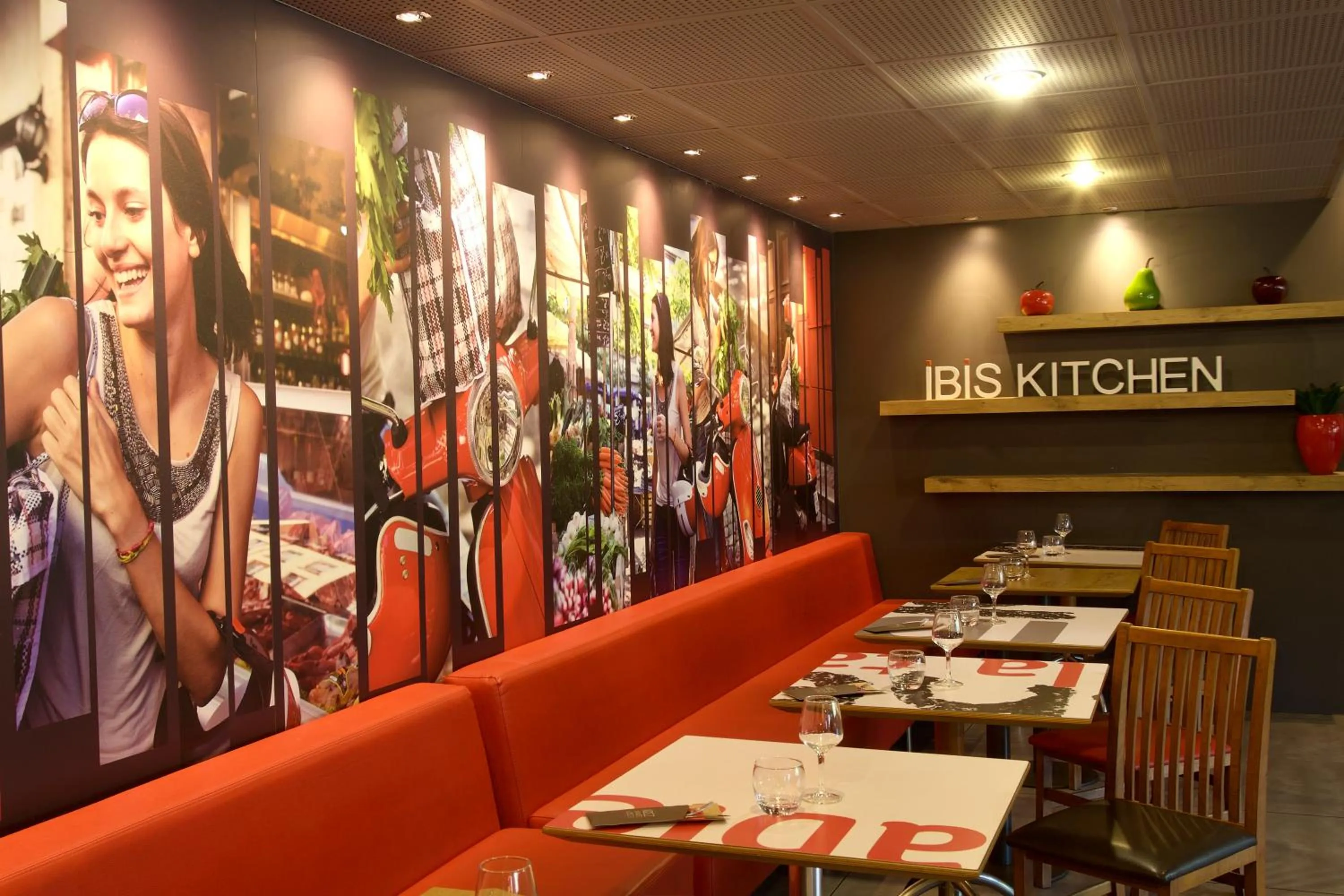 Restaurant/places to eat in ibis Paris Porte d'Italie
