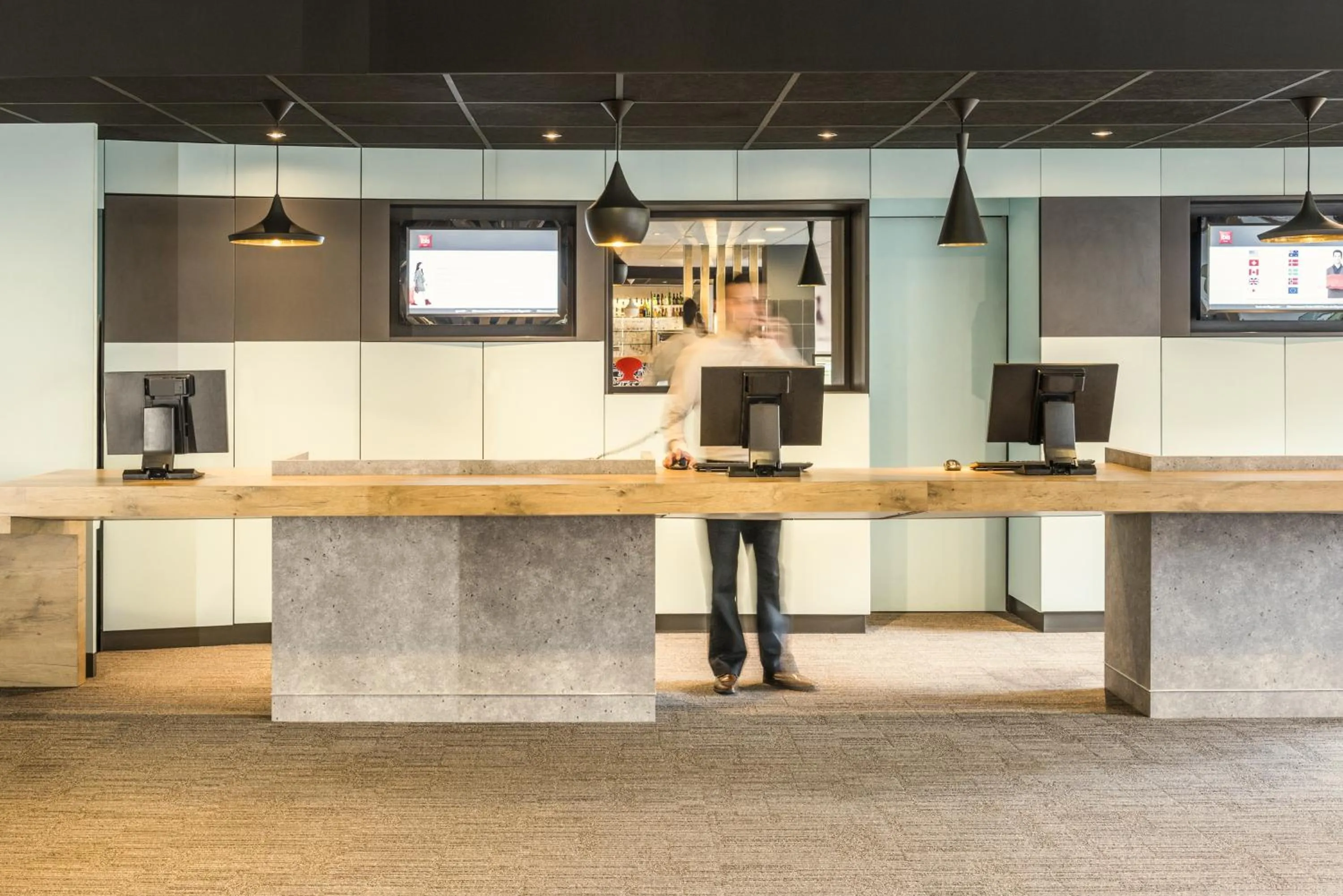 Lobby or reception in ibis Paris Porte de Bagnolet