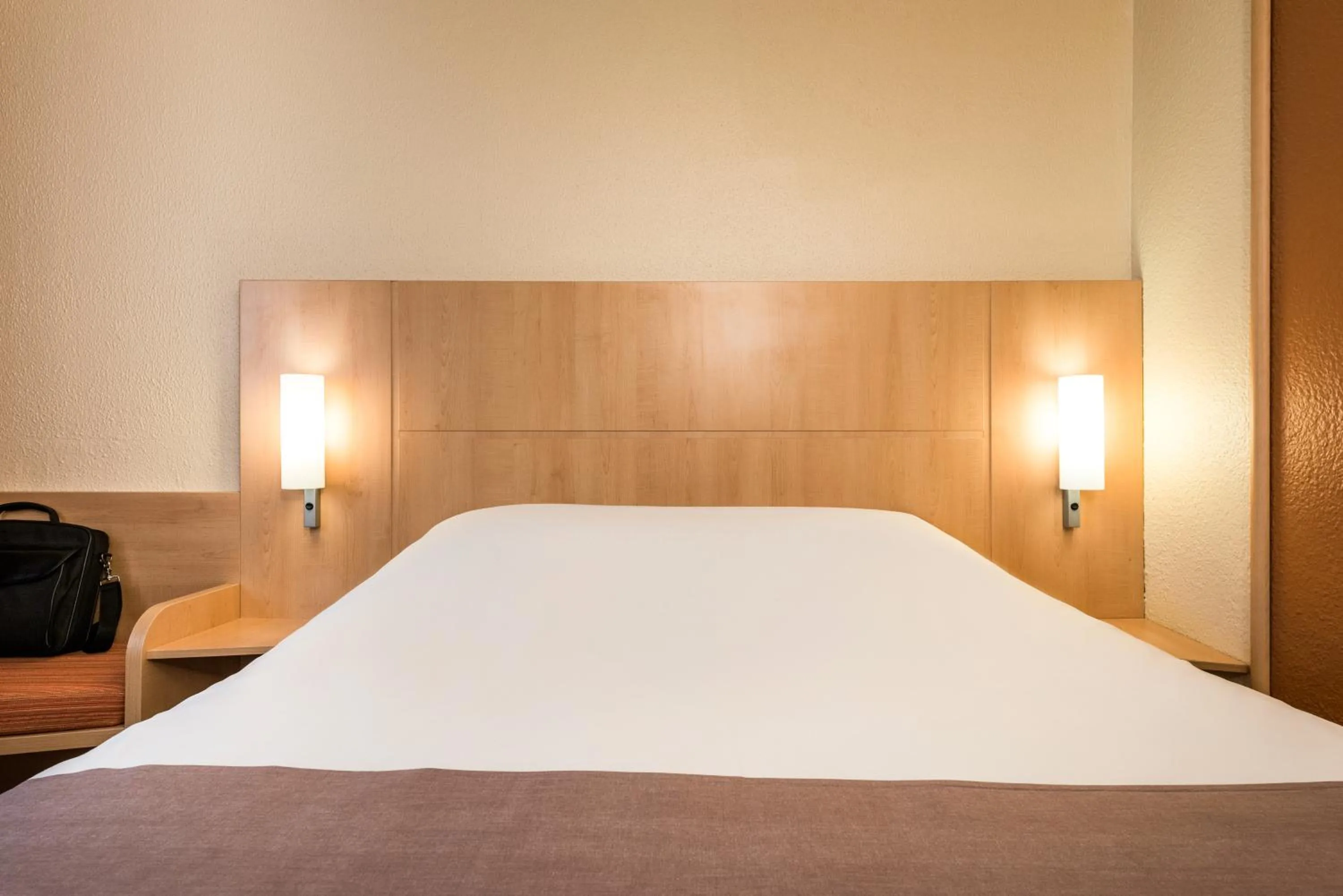 Bed in ibis Paris Porte de Bagnolet