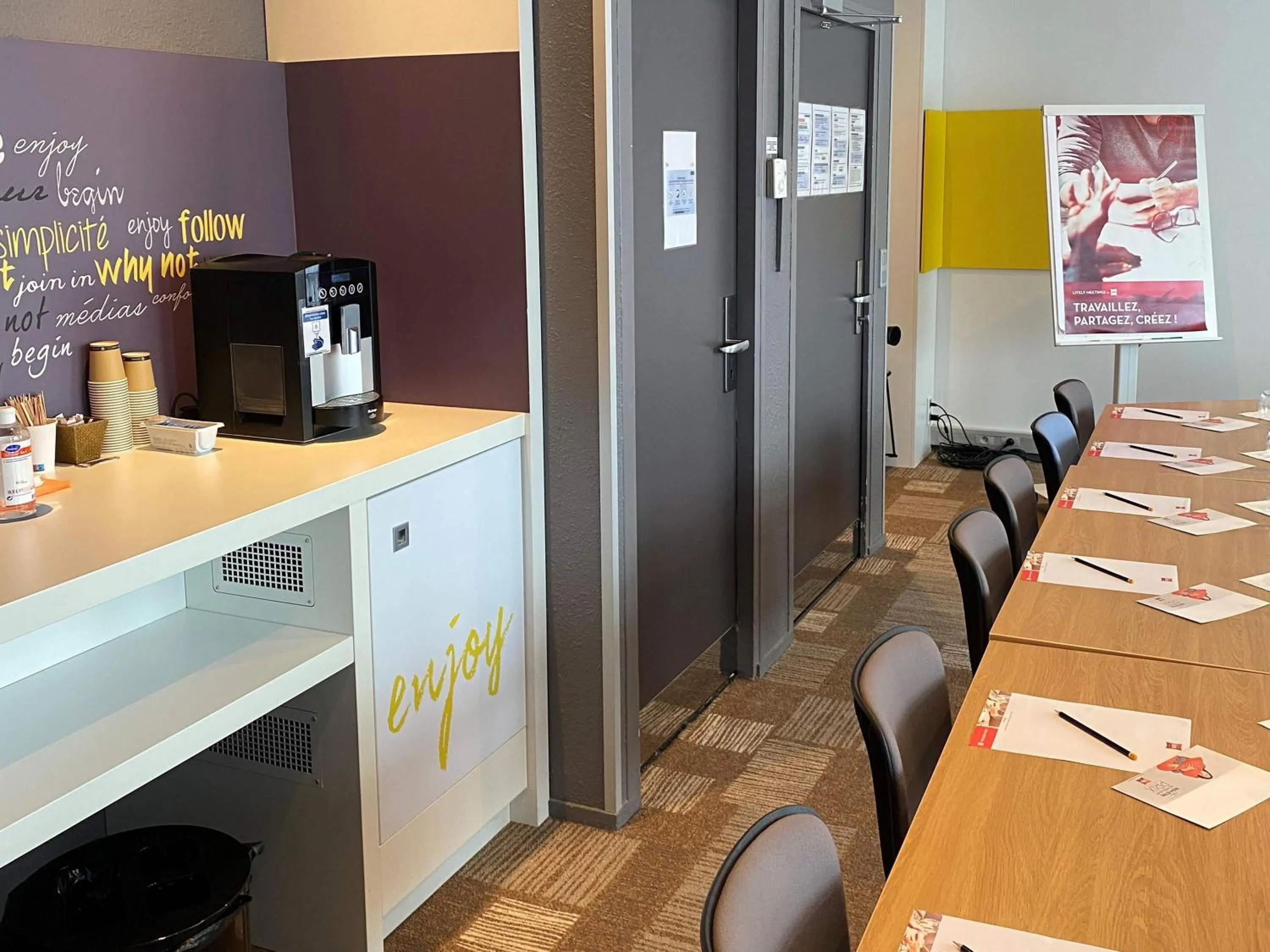 Meeting/conference room in Ibis Évry-Courcouronnes