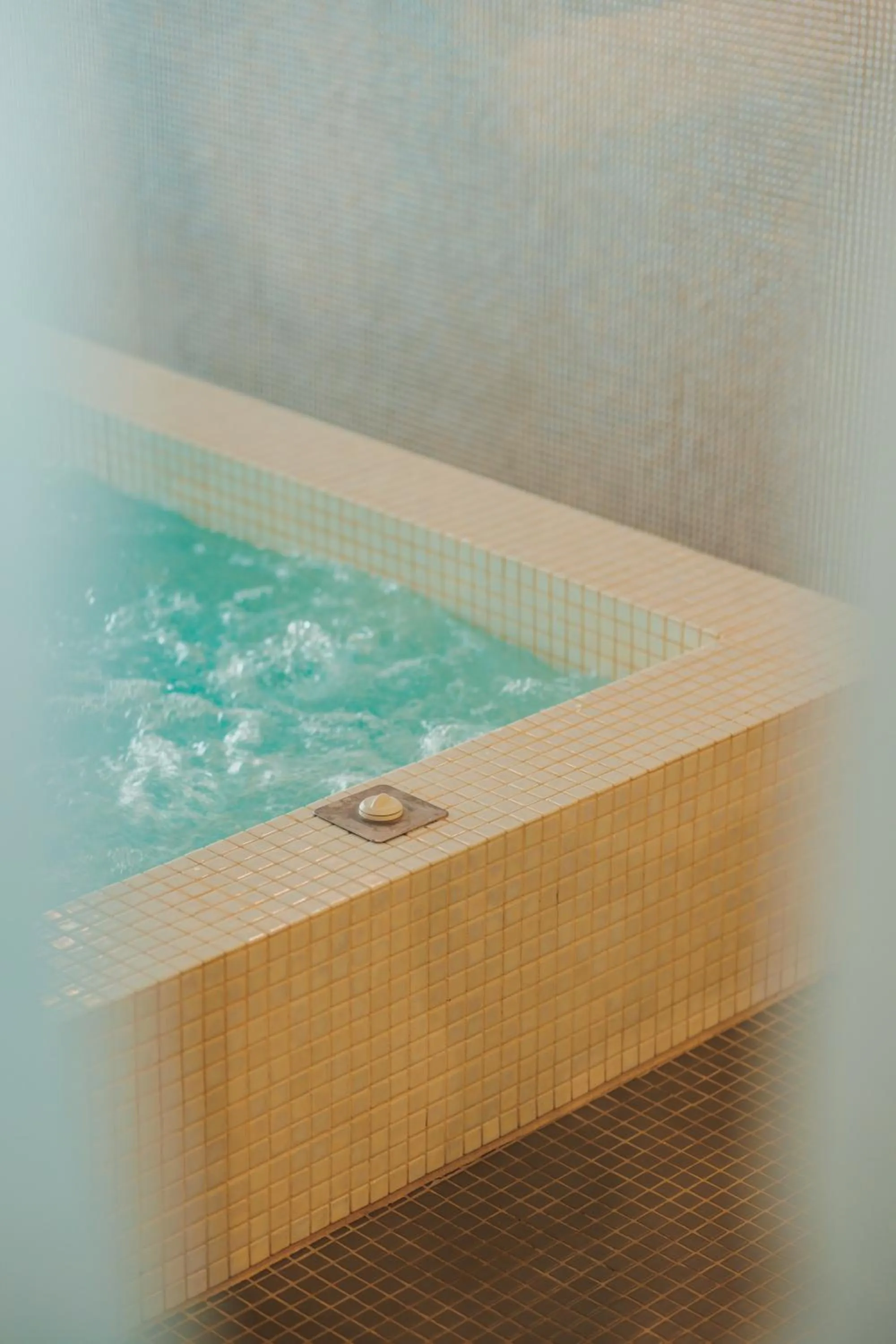 Hot Tub in Palmon Bay Hotel & Spa