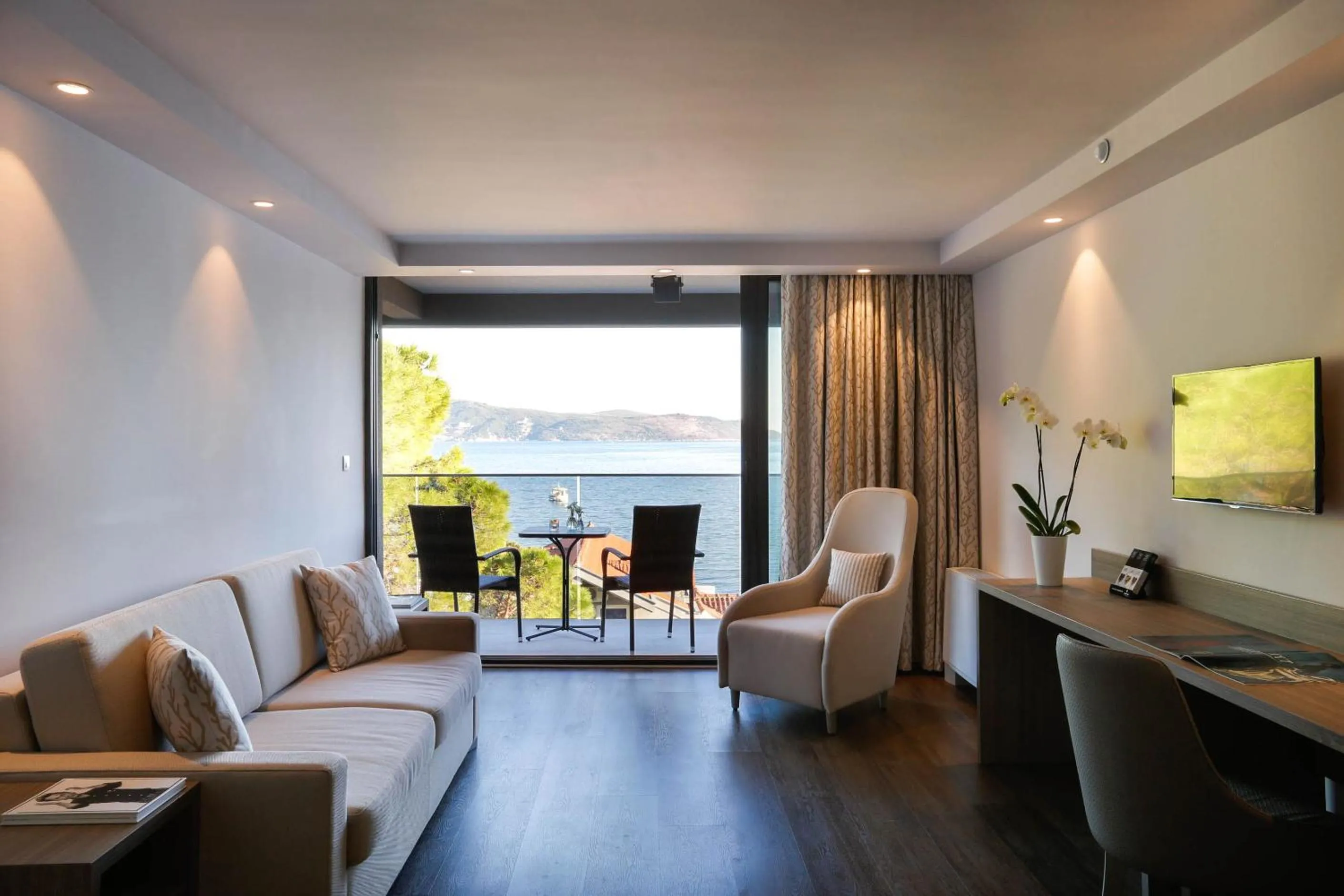 Living room in Palmon Bay Hotel & Spa