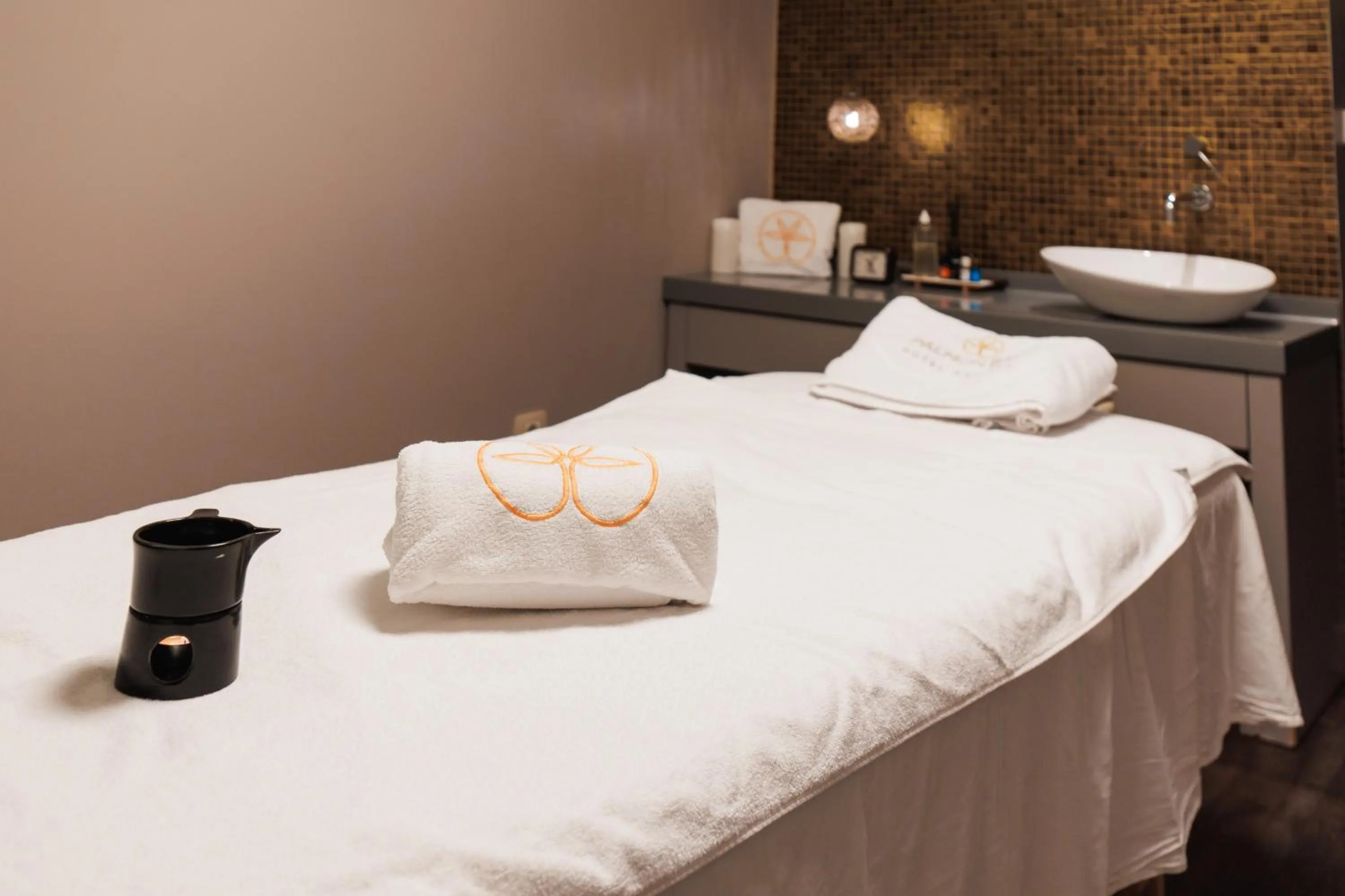 Massage, Bed in Palmon Bay Hotel & Spa