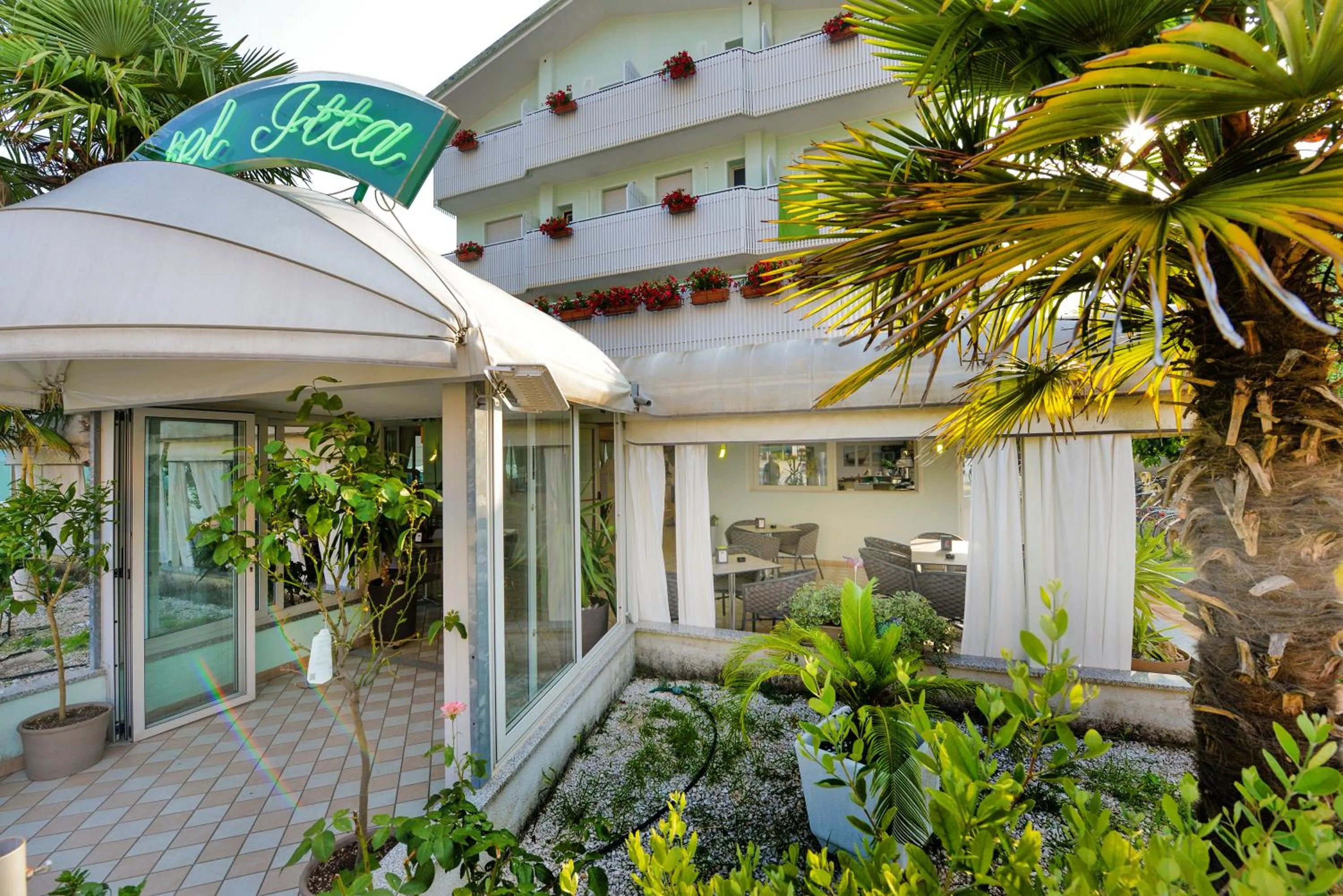 Facade/entrance in Hotel Itta