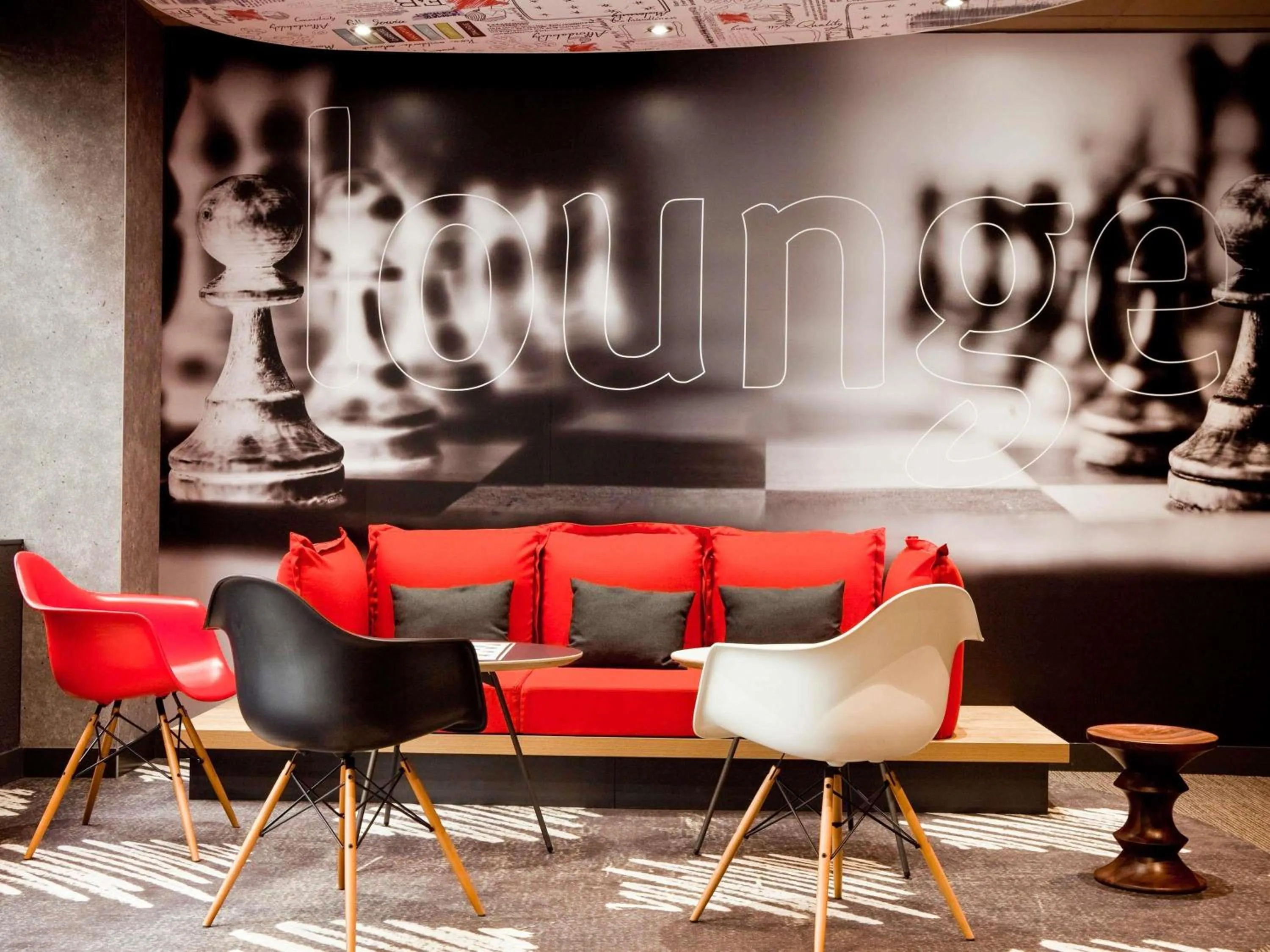 Property building in ibis Maine Montparnasse