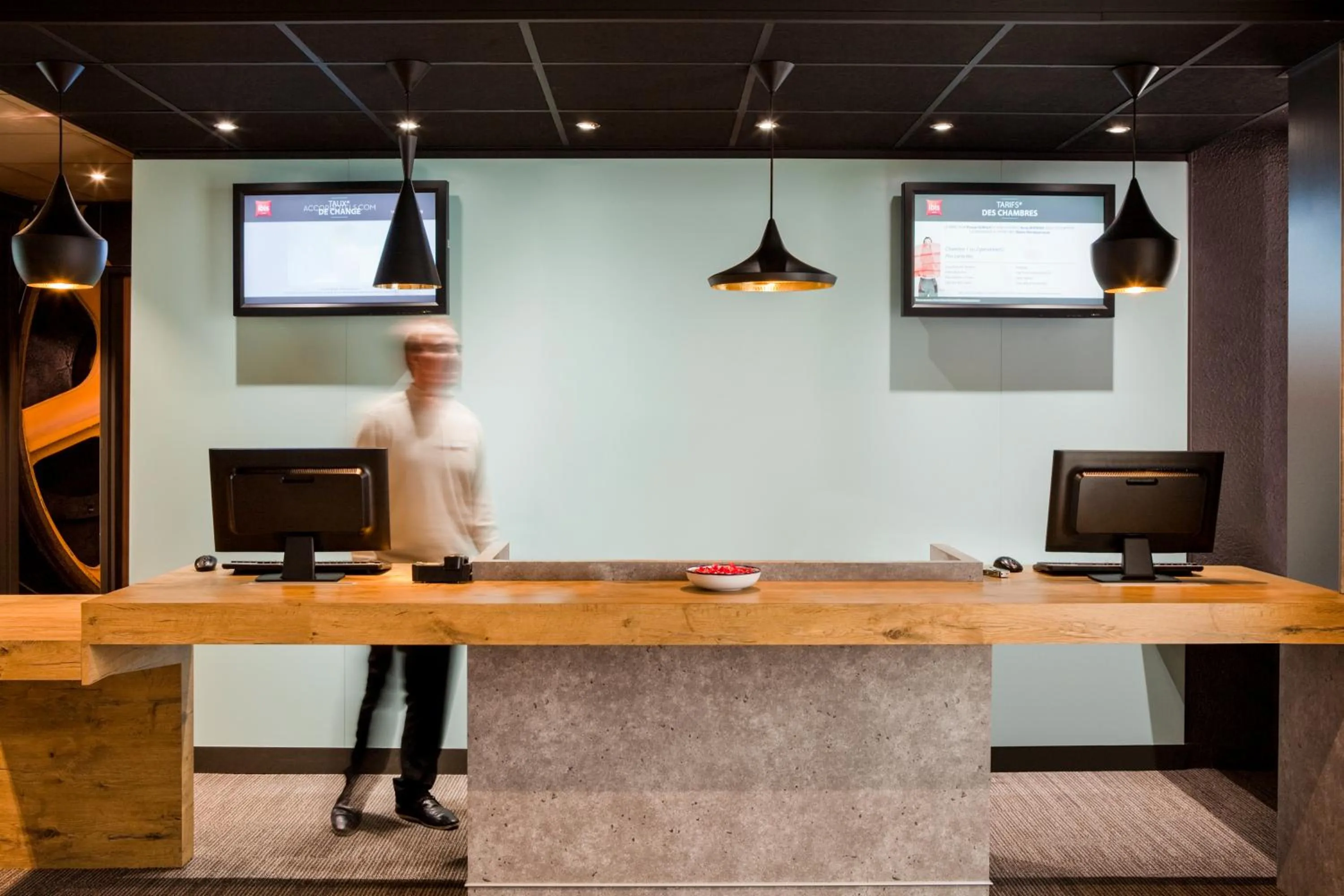 Lobby or reception in ibis Maine Montparnasse