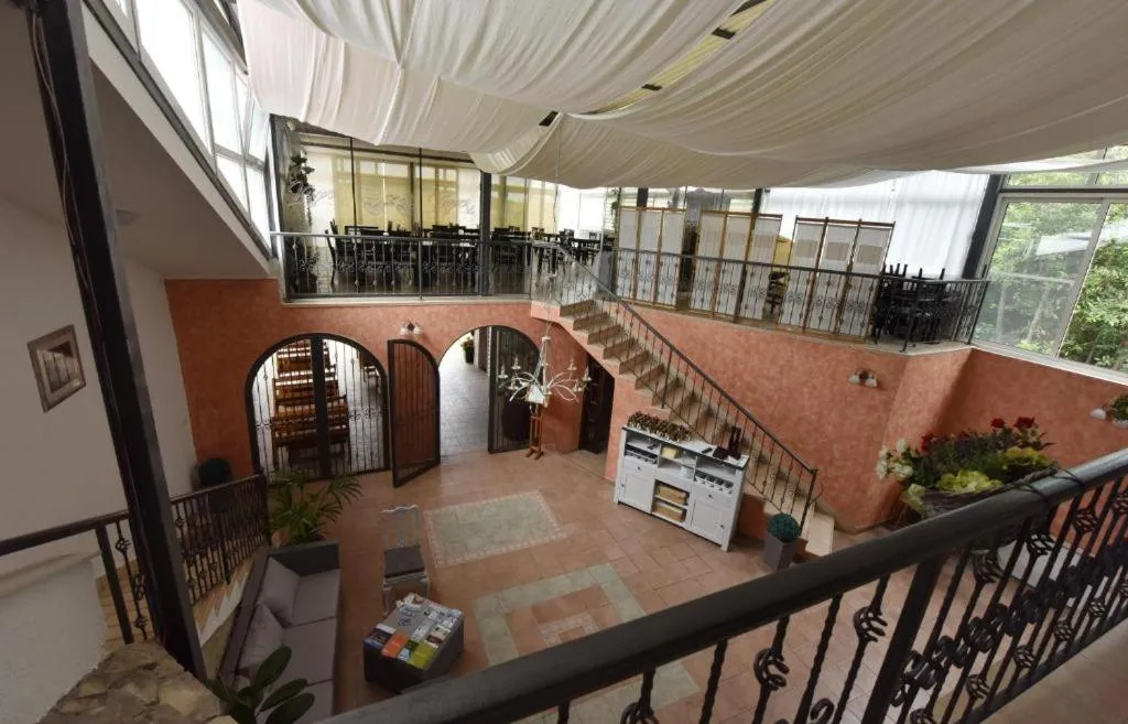 Inner courtyard view in Pansion Karoca