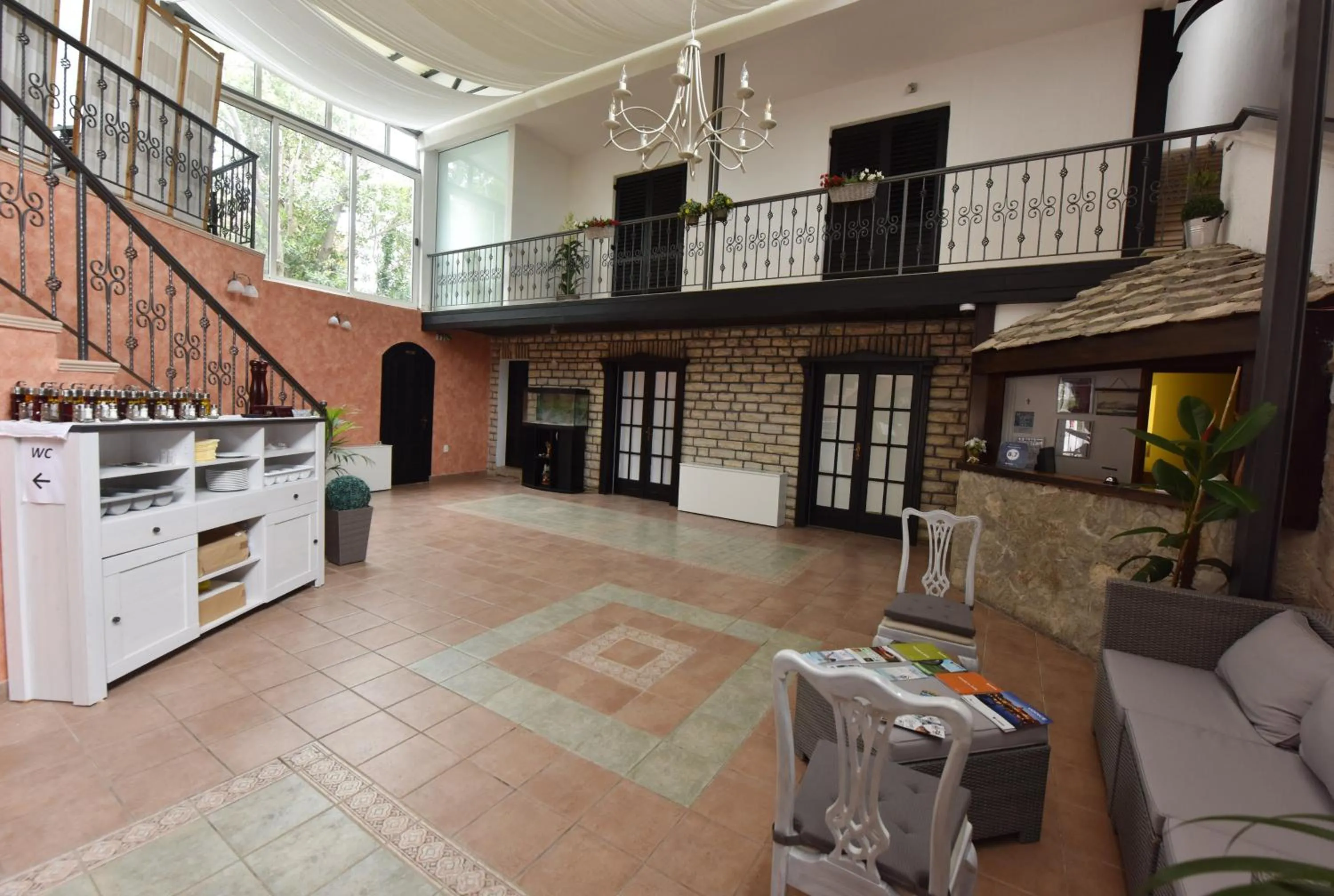 Lobby or reception in Pansion Karoca