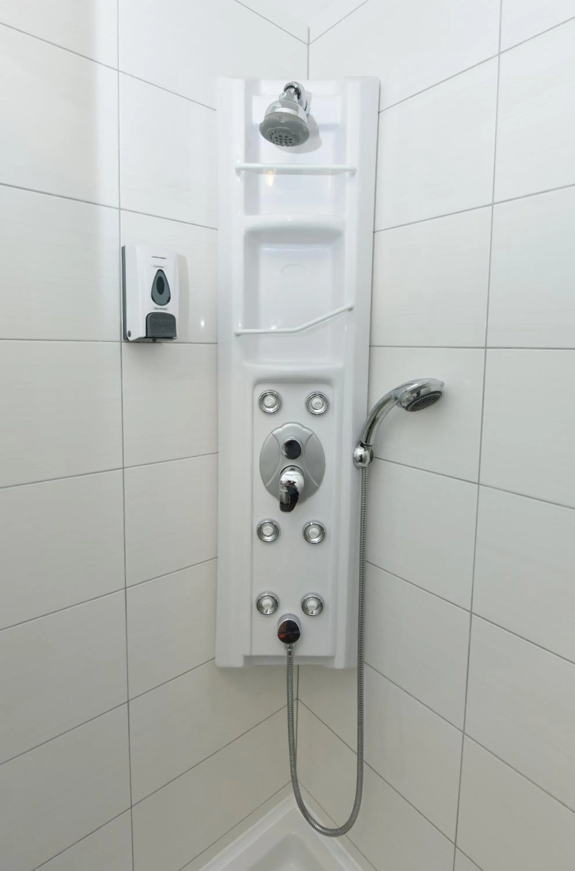 Shower in Pansion Karoca