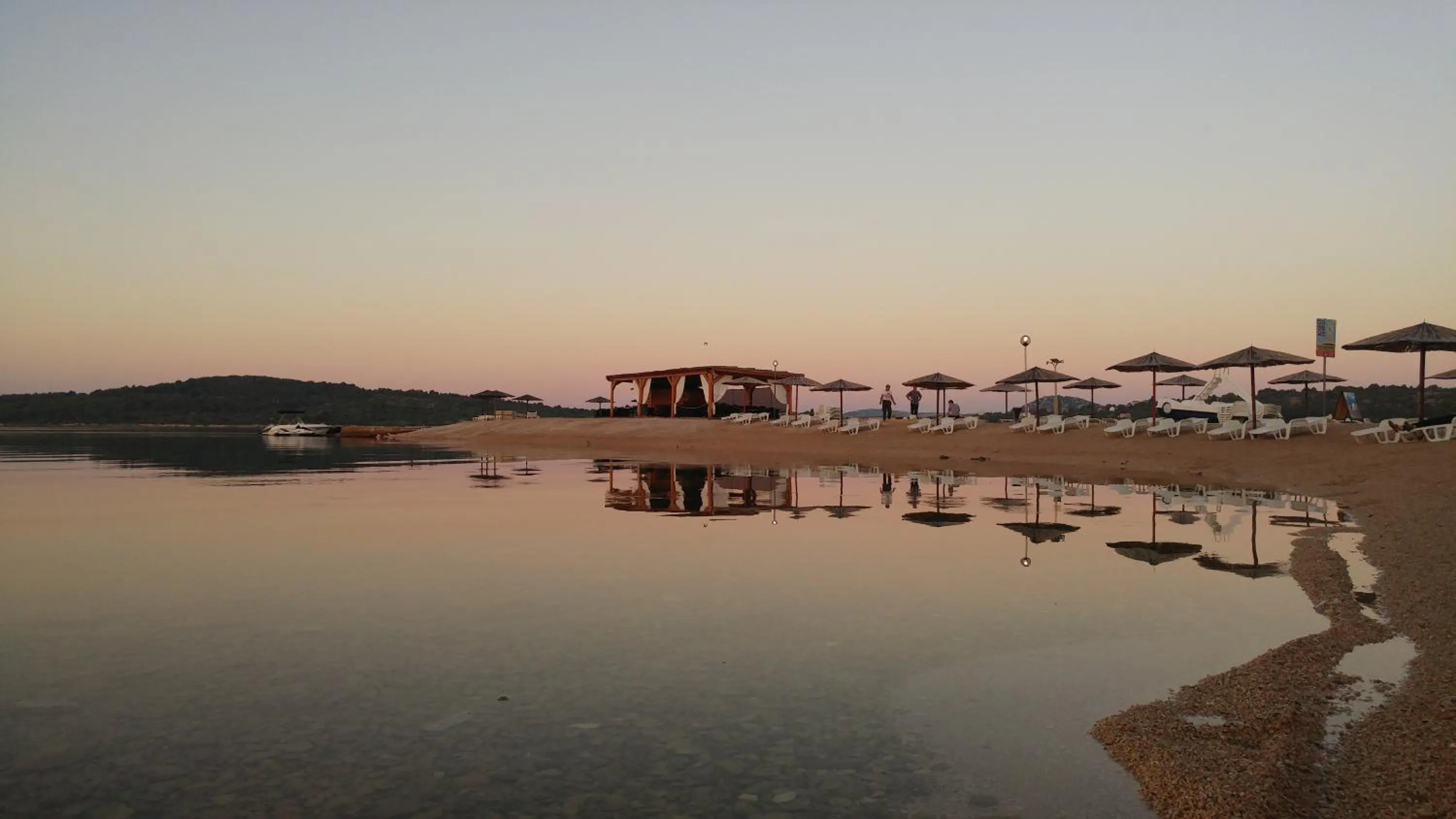 Beach in Pansion Karoca